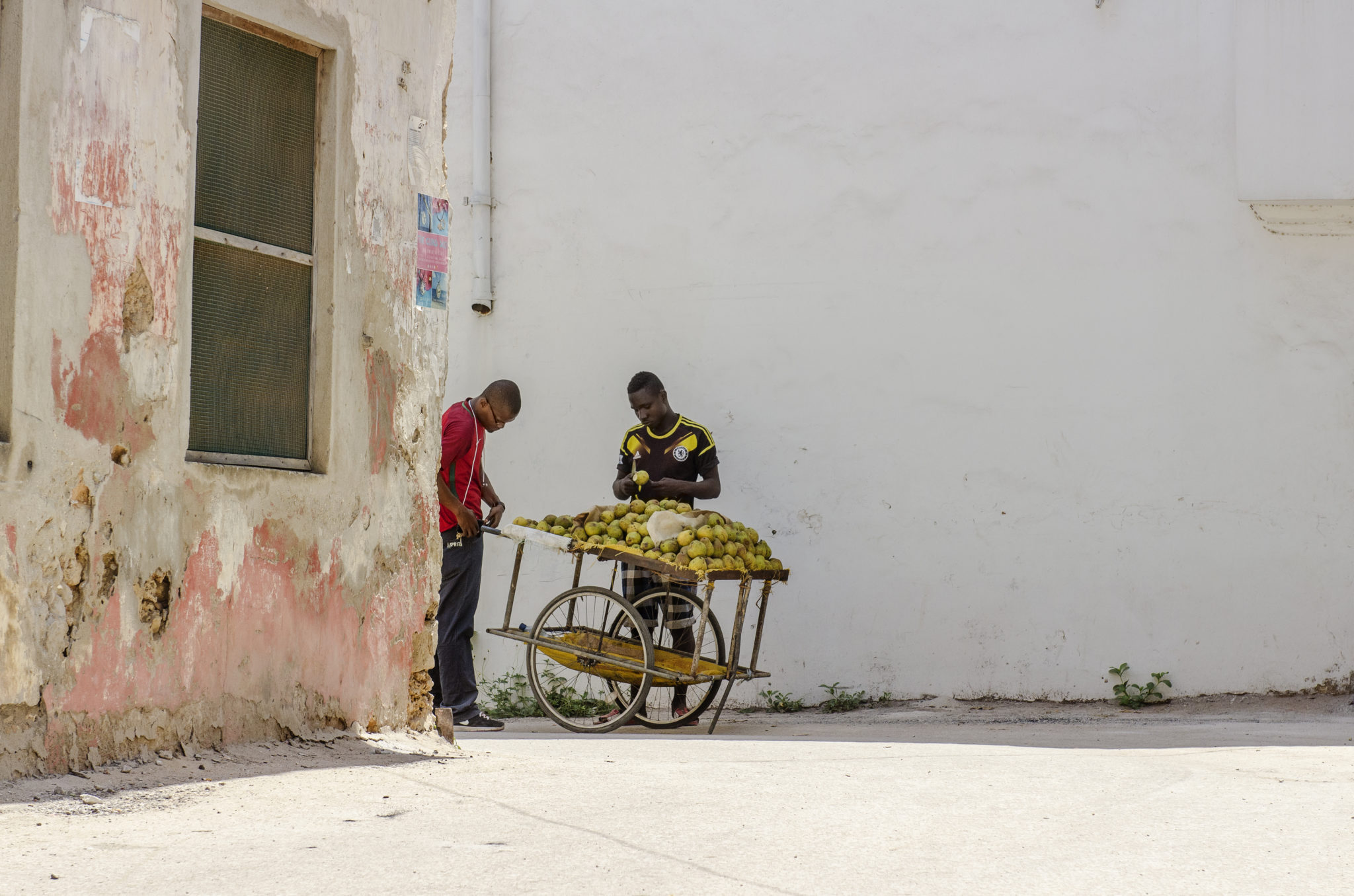 Stone-Town-Sansibar-Tansania-Orangen