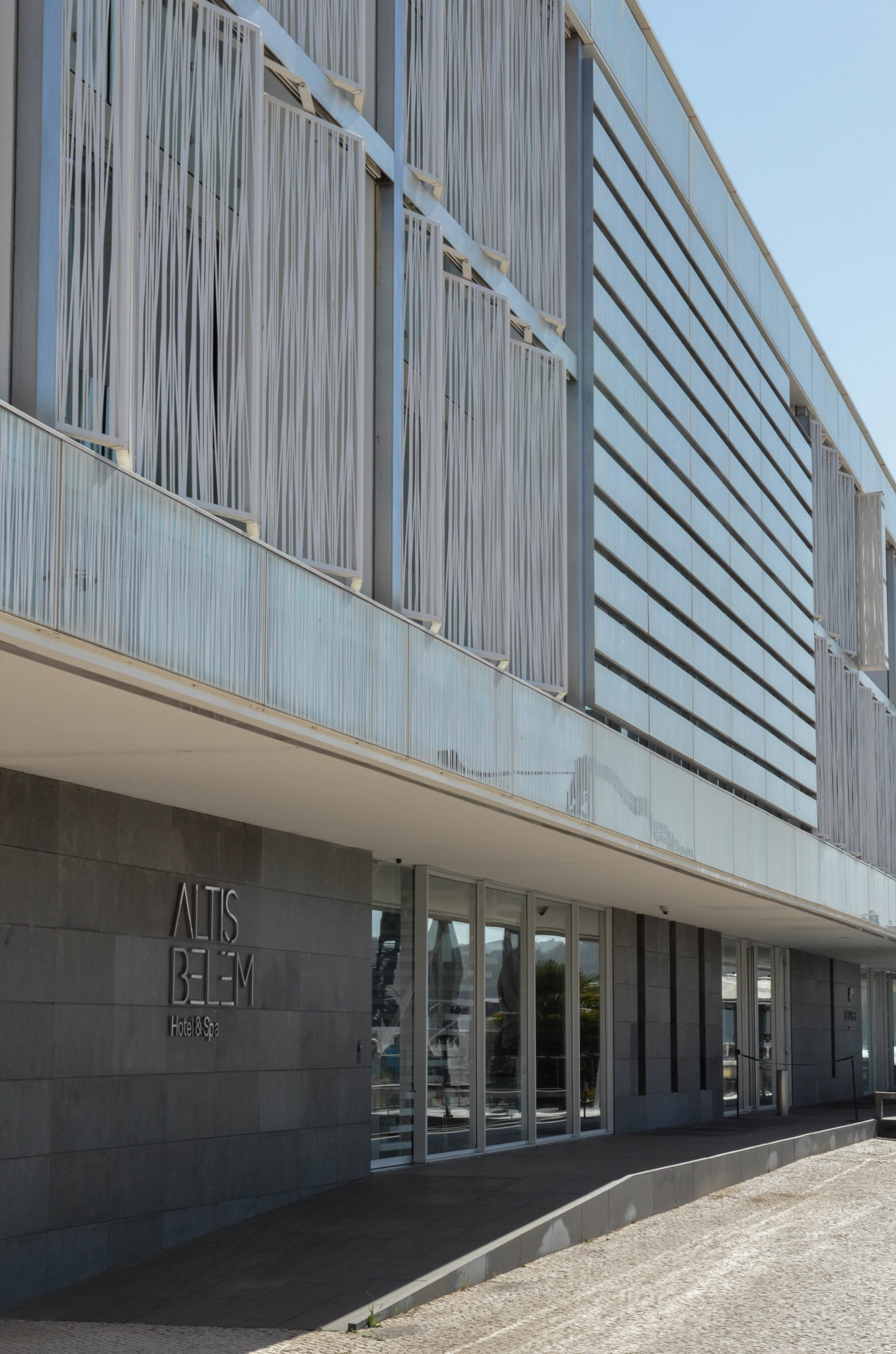 Der Eingang des Altis Belem Hotel in Lissabon