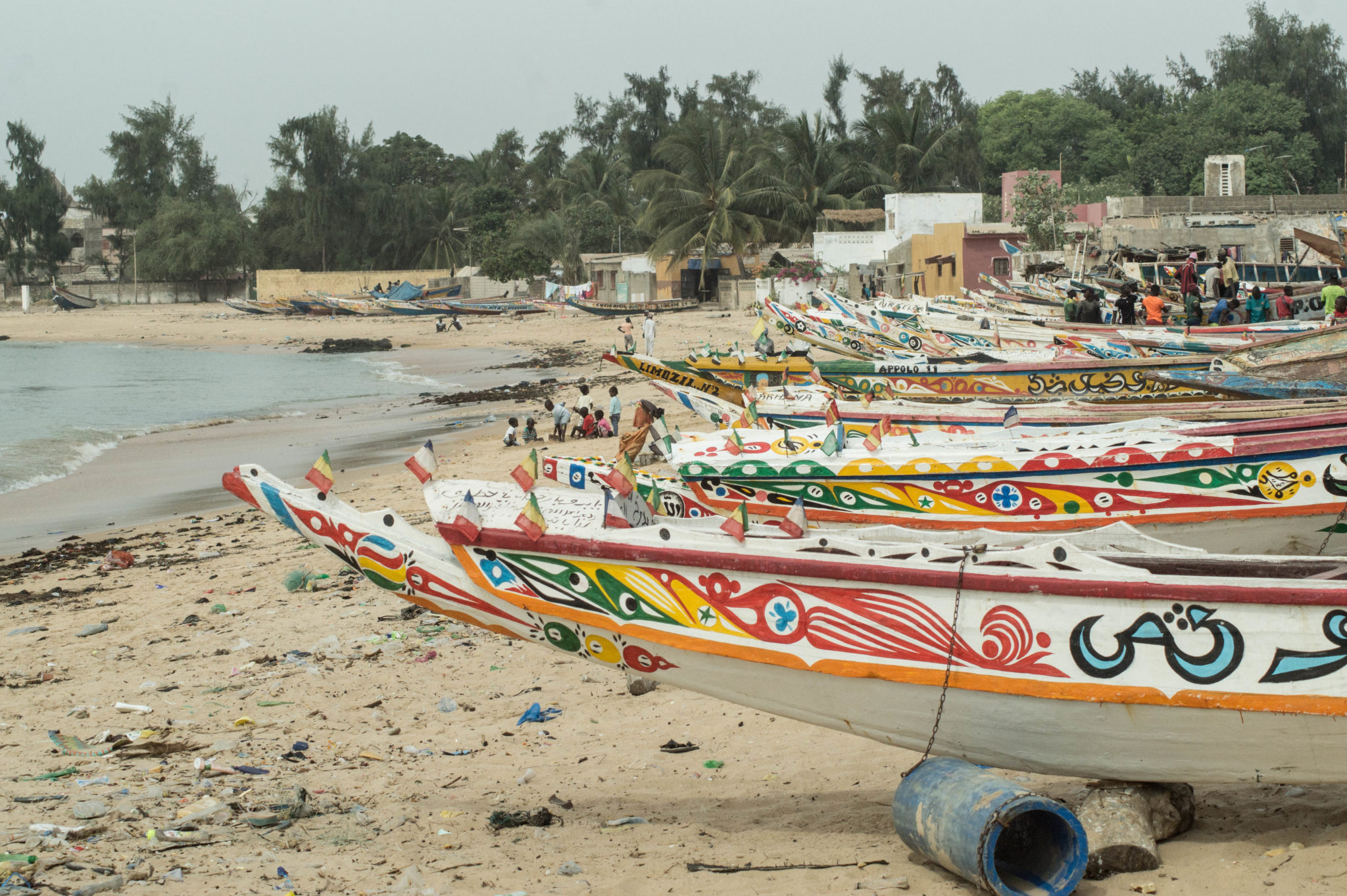 Die Pirogen in Mbour im Senegal sind sehenswert