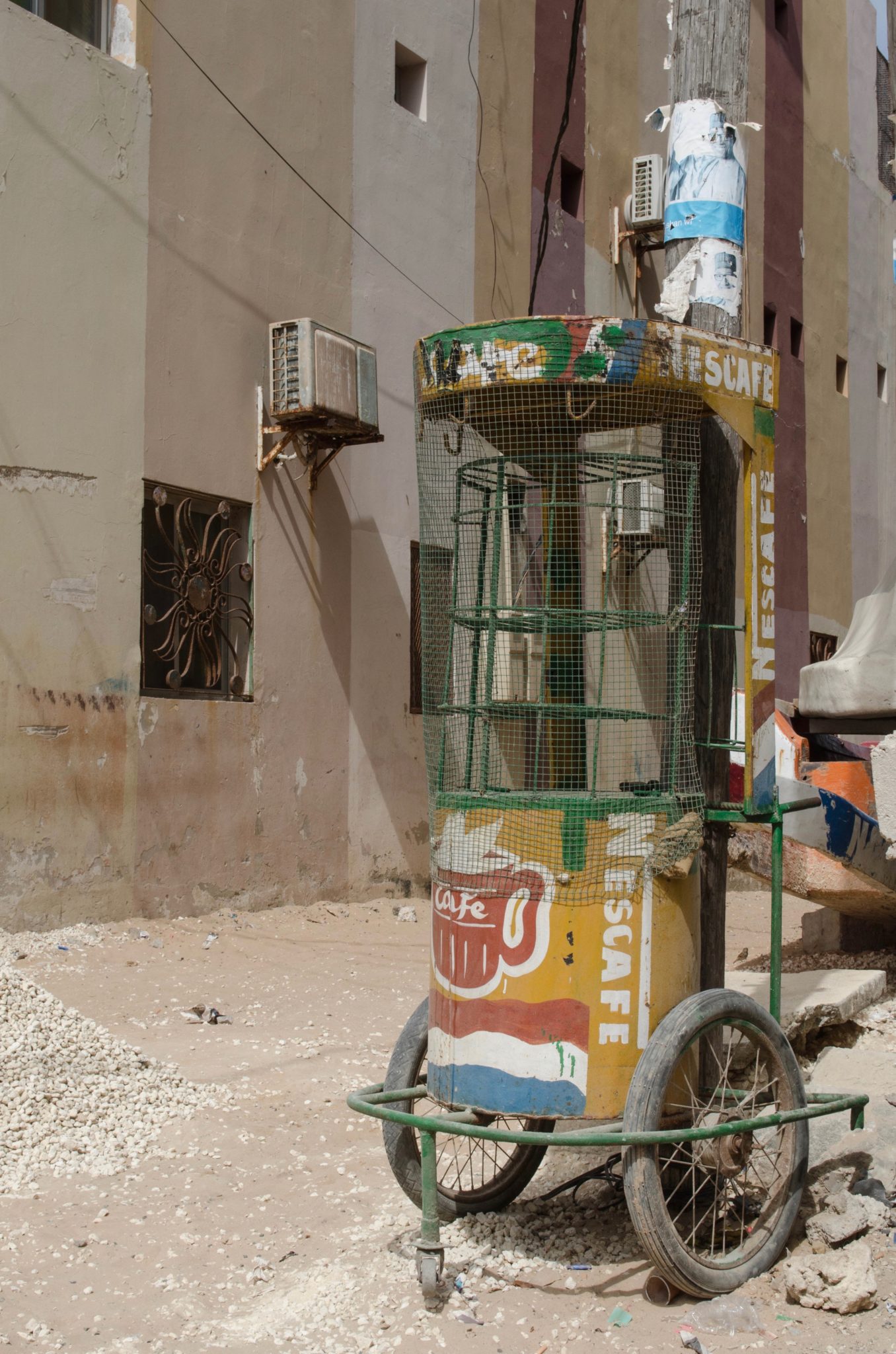 Kaffee vom fahrenden Kaffeemobil im Senegal