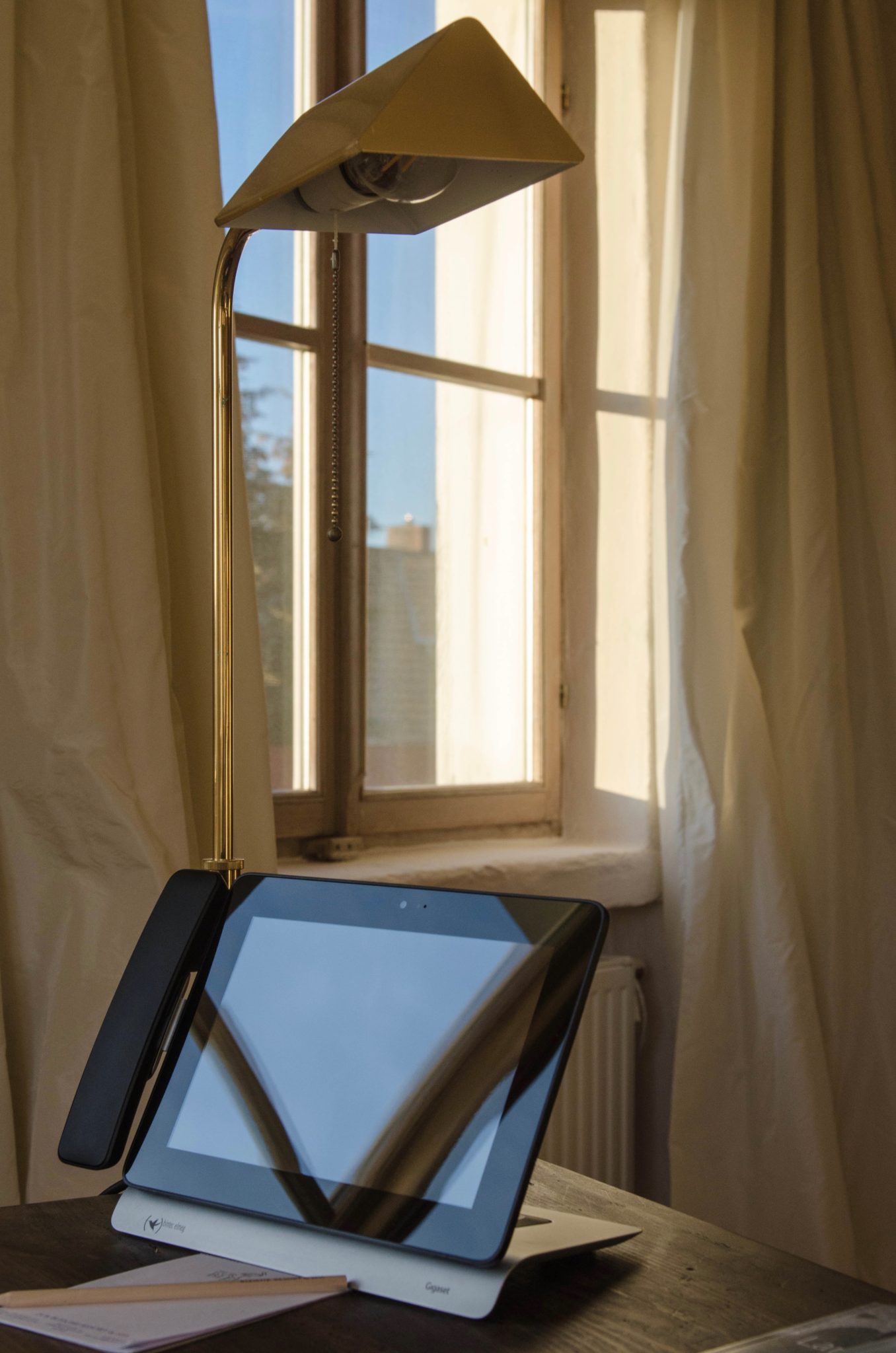 Das Tablet in der Spa-Suite des Bleiche Resort & Spa ist der mobile Concierge