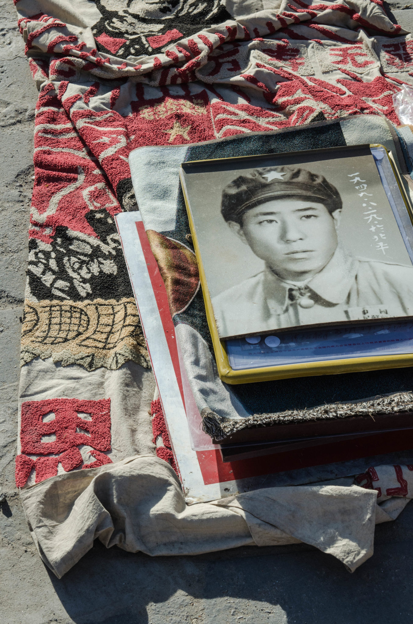 Alte Fotos? Klar! Gibt's auf dem Panjiayuan Antikmarkt.