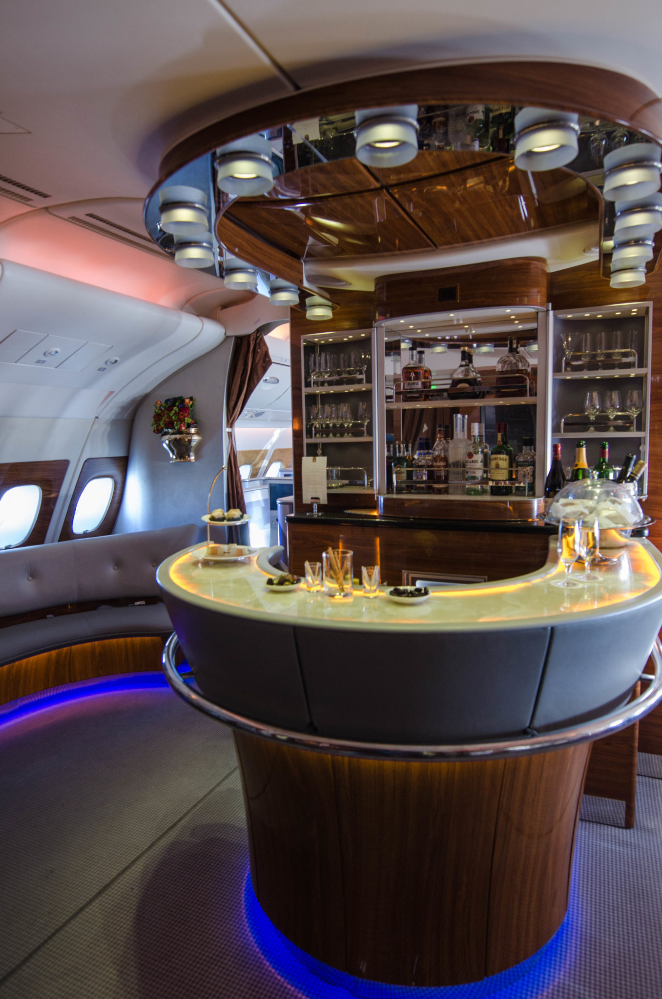 Die Emirates A380 Bar ist das Highlight der Emirates Business Class
