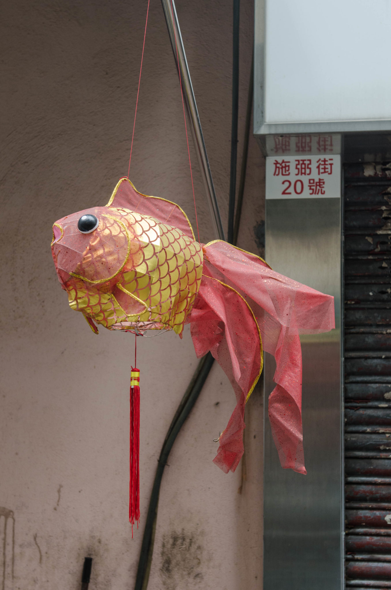 Kleine Glücksbringer hängen in Hongkong fast überall