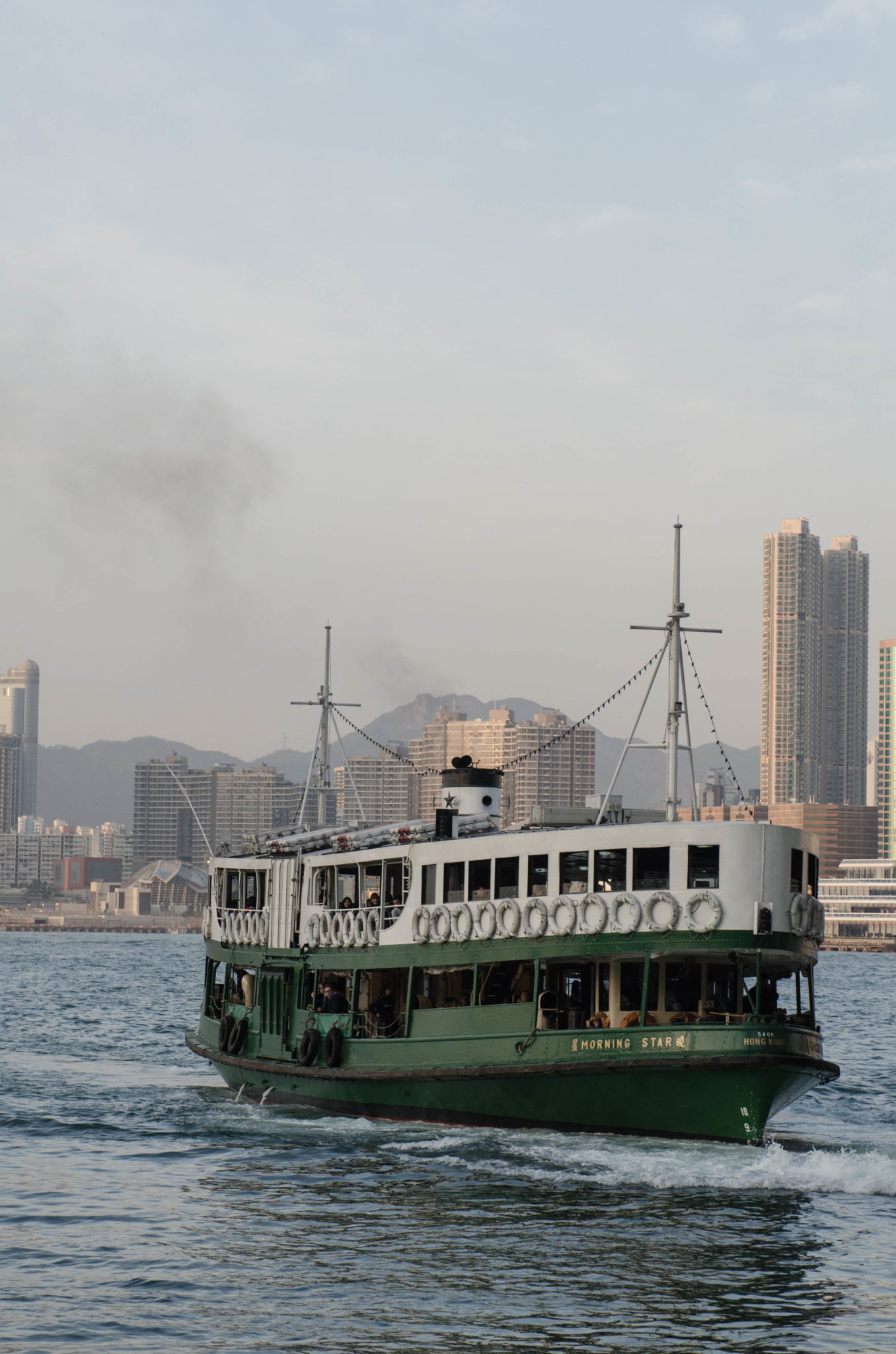 Eine Fahrt mit der Star Ferry darf bei einer Reise nach Hongkong nicht fehlen