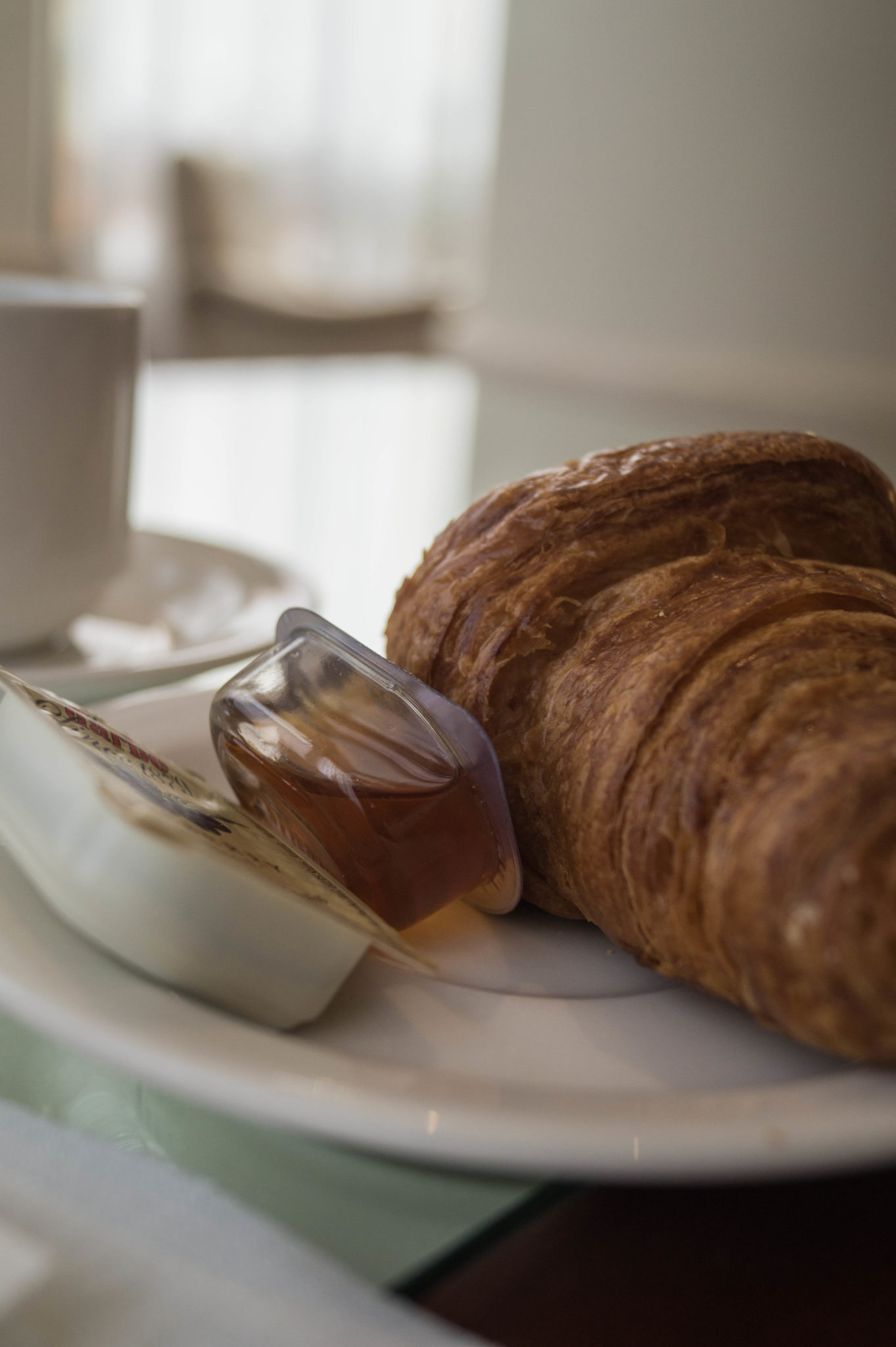 Lanson Place Hotel Hongkong: Den Tag mit einem Croissant starten? Geht ganz gut.