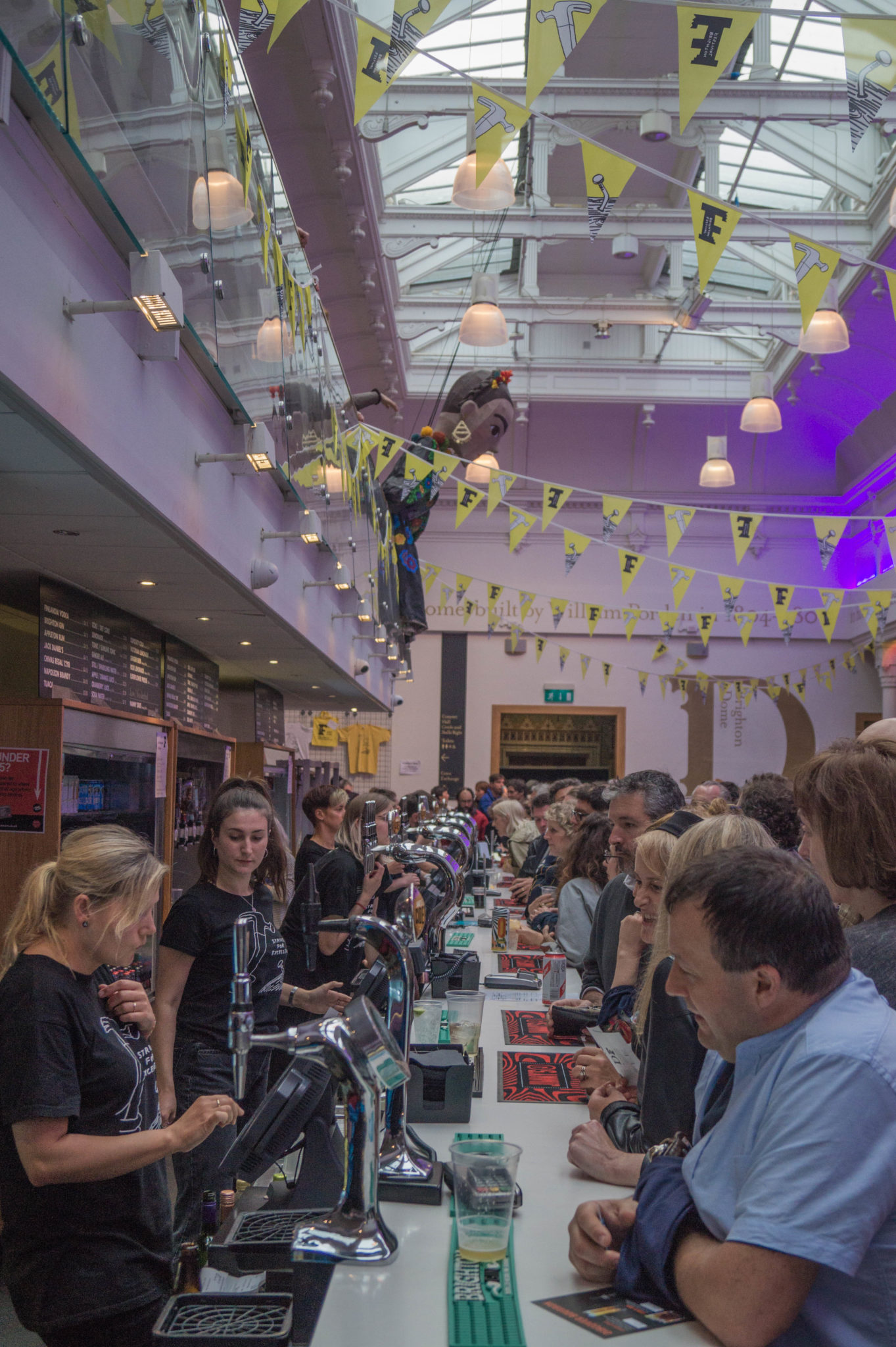 Im Brighton Dome finden nicht nur Konzerte statt, sondern auch Teile des Brighton Festival.