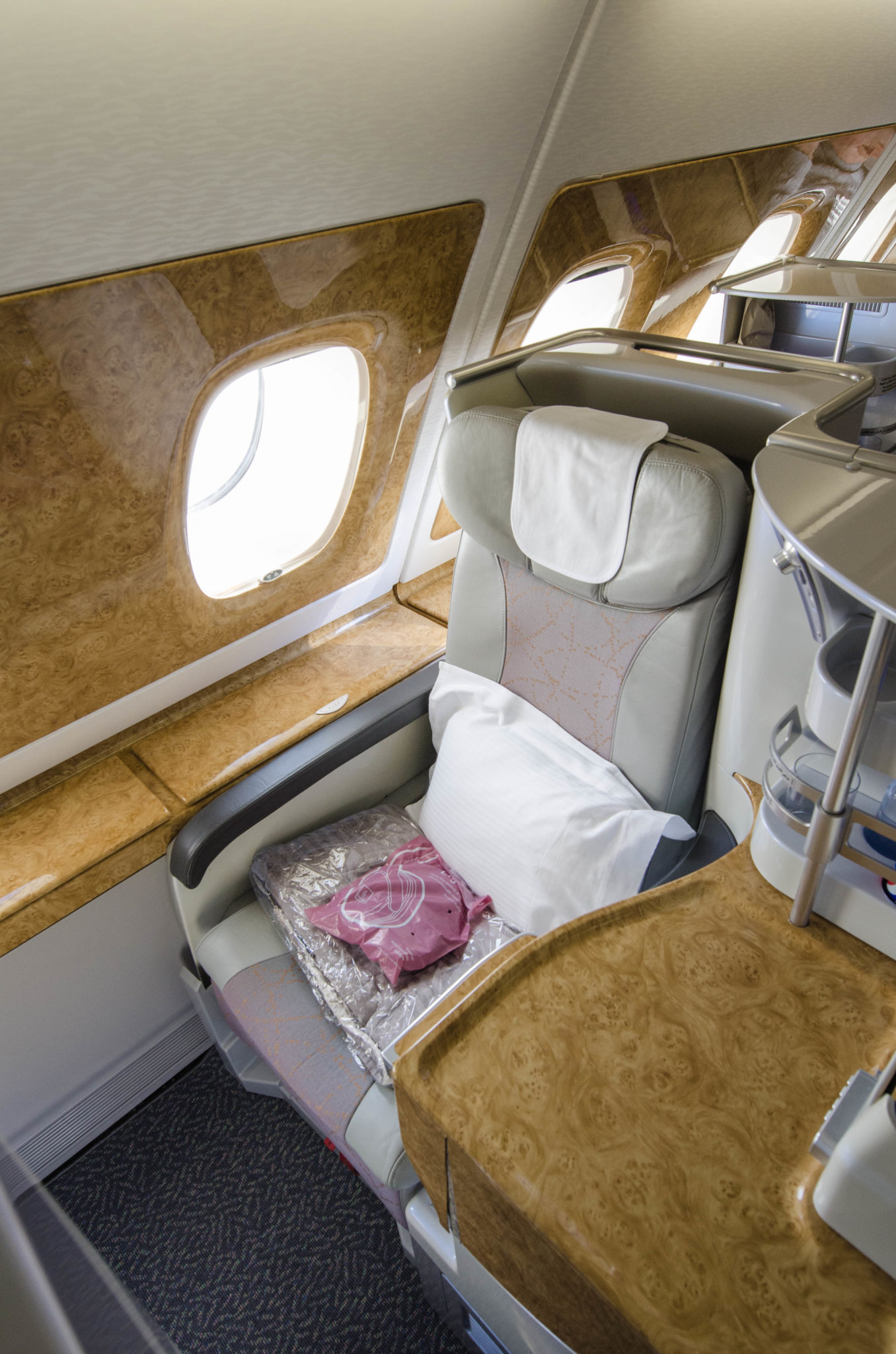 Ein Emirates Business Class Sitz am Fenster