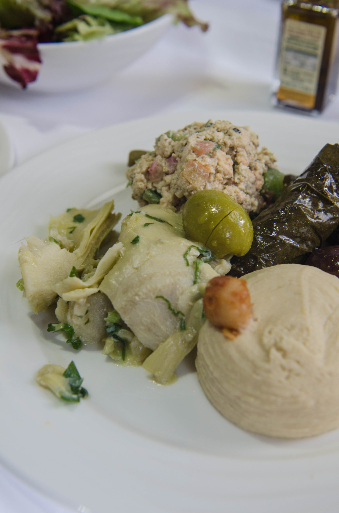 Die Vorspeise in der Emirates Business Class ist Arabian Mezze