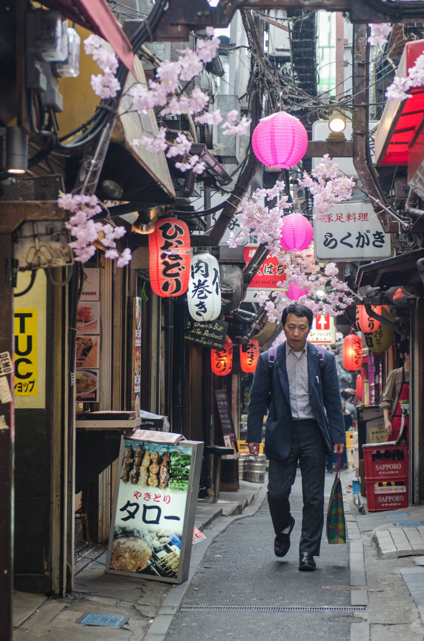 Restaurants in der Piss Alley in Tokio gibt es ohne Ende.