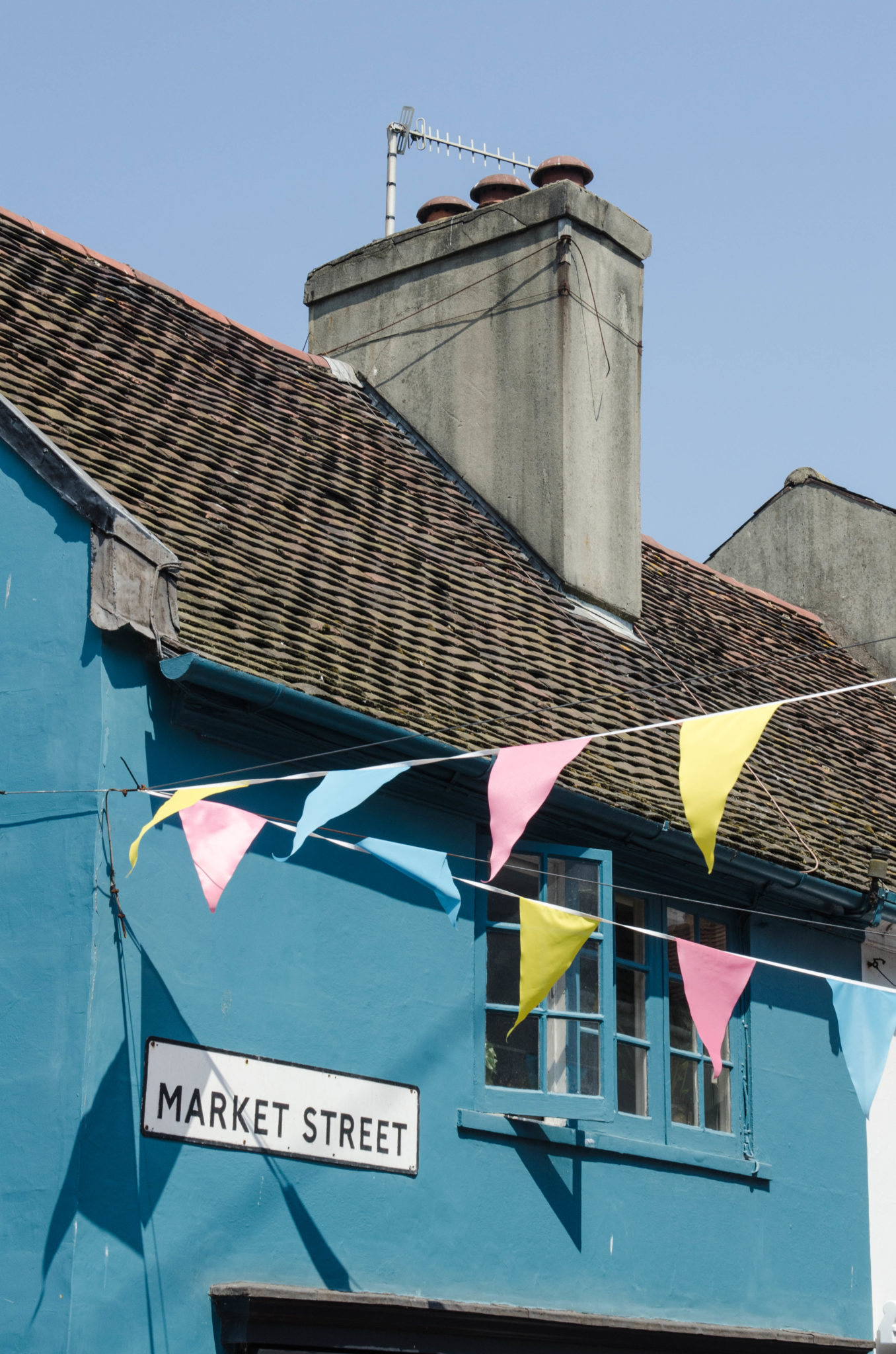 The Lanes in Brighton sind gut zum Shoppen und Essen gehen.