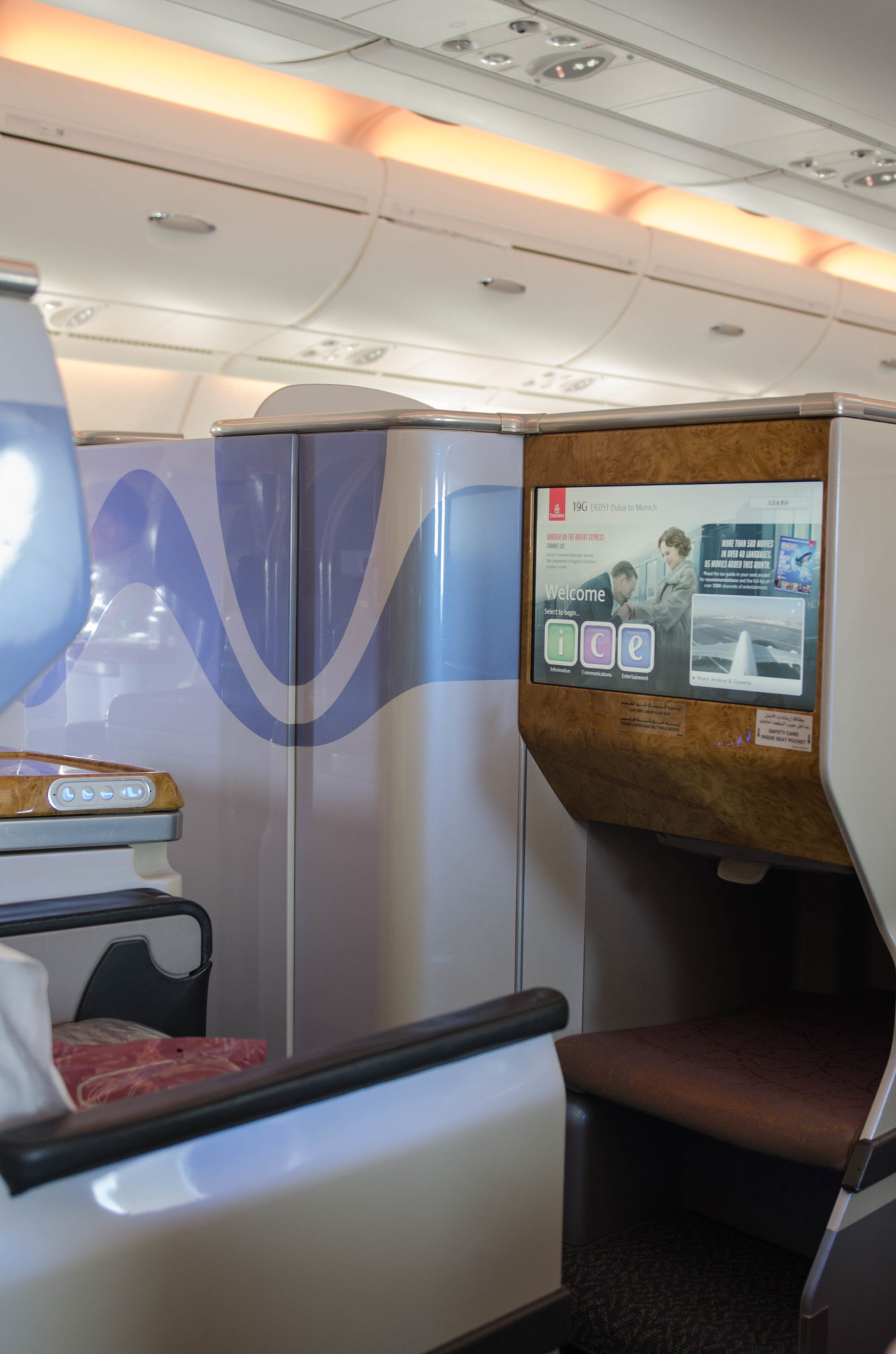 Die Kabine der Emirates Business Class im A380 ist geräumig und hell.