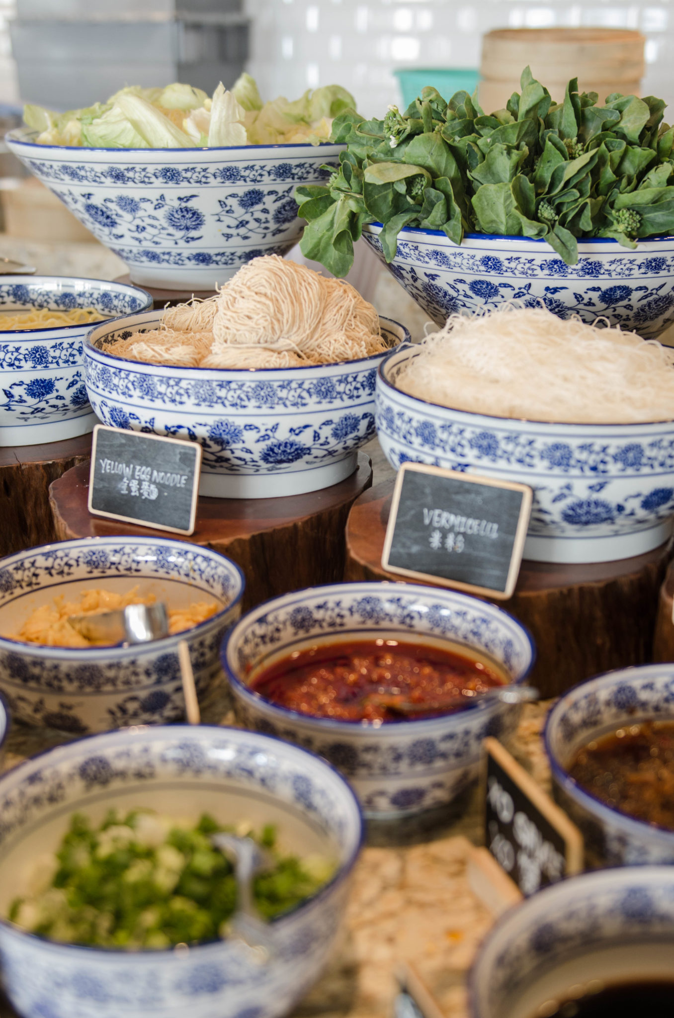 Im Kerry Hotel Hong Kong gibt es mehrere Restaurants und den Streetfoodbereich Dockyard.