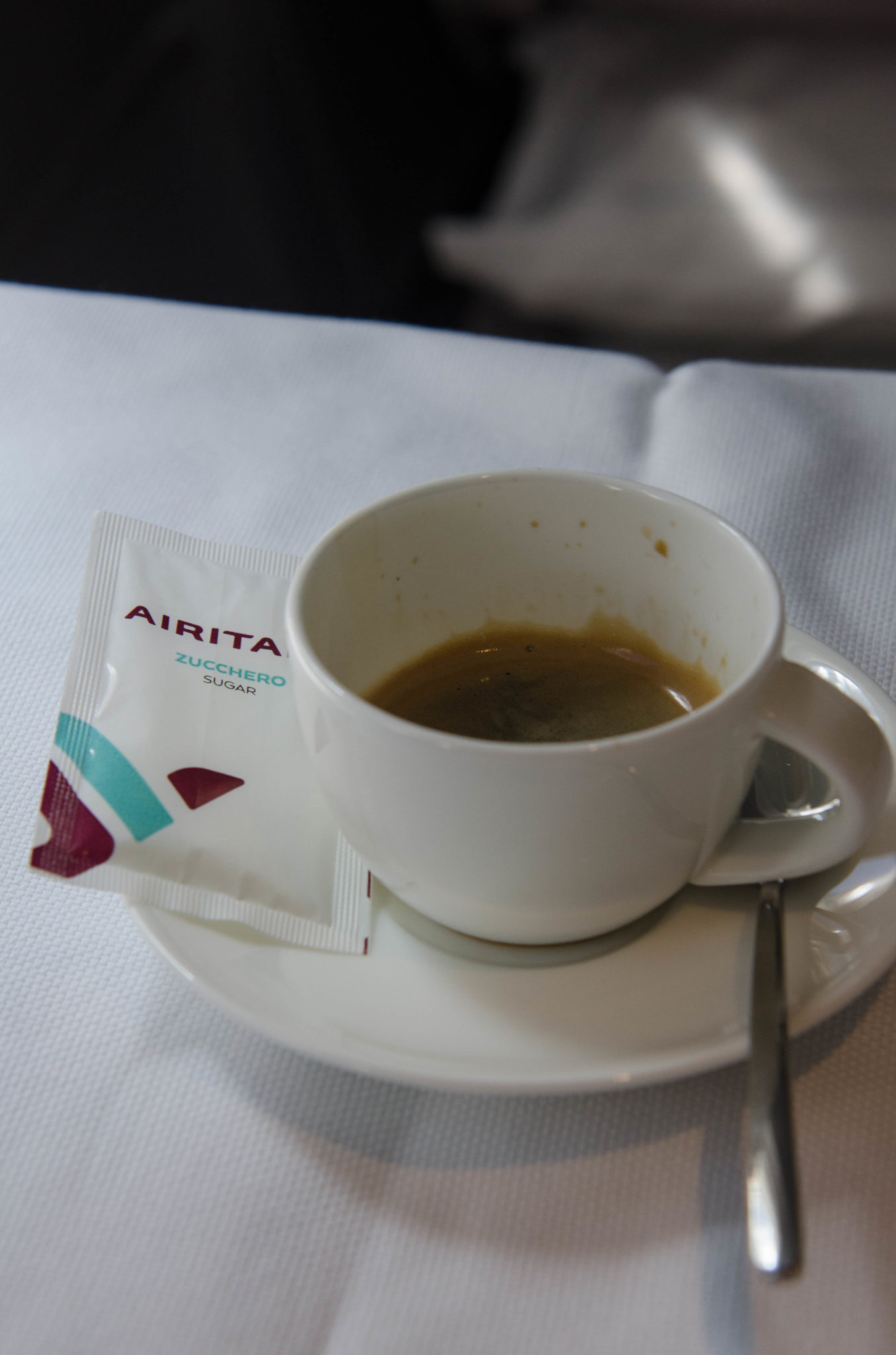 Das Essen in der Air Italy Business Class auf dem Flug von Mailand nach New York