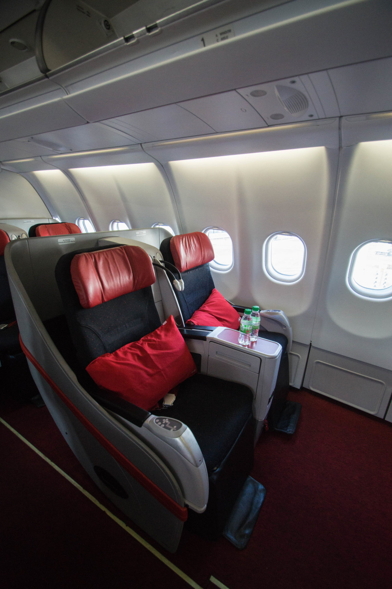 Die Kabine in der Air Asia X Business von Kuala Lumpur nach Bali