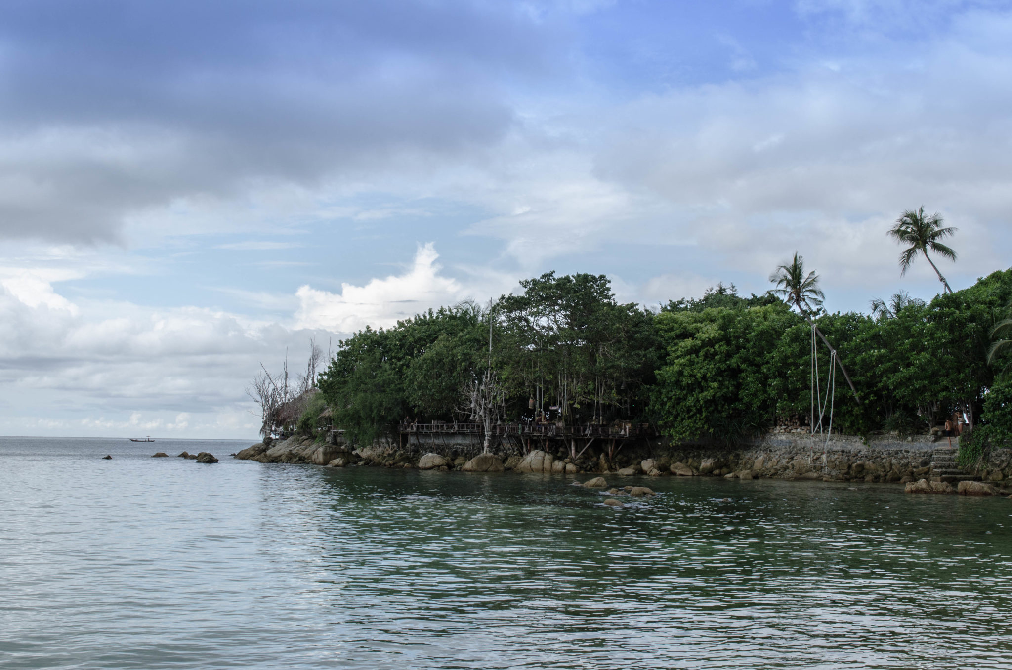 Versteckte Strände und Badebuchten gibt es auf Koh Phangan überall