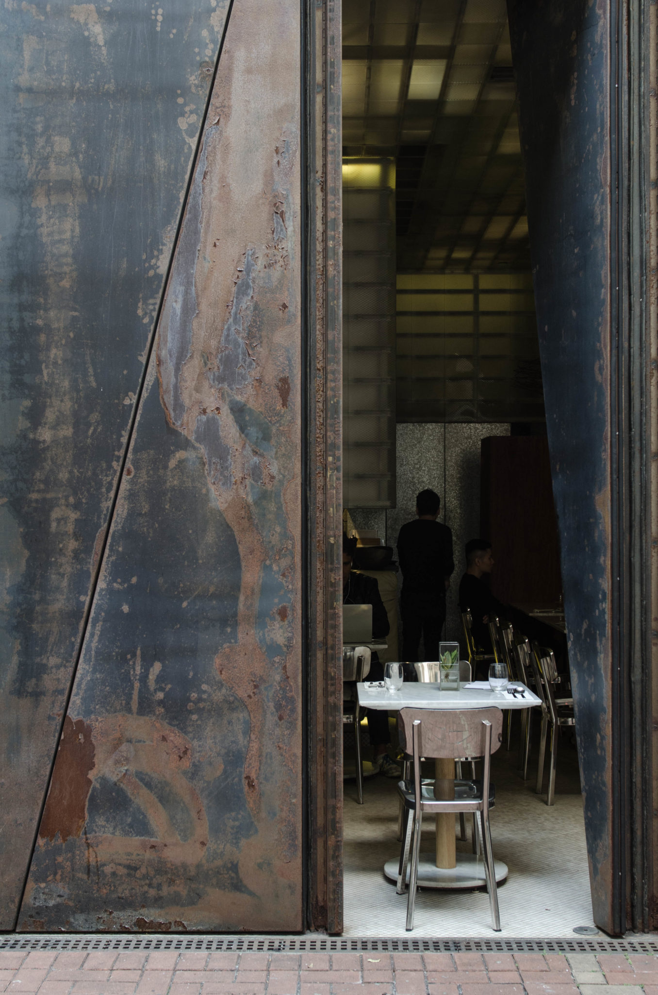 Das Restaurant des Hotes sieht von außen so aus