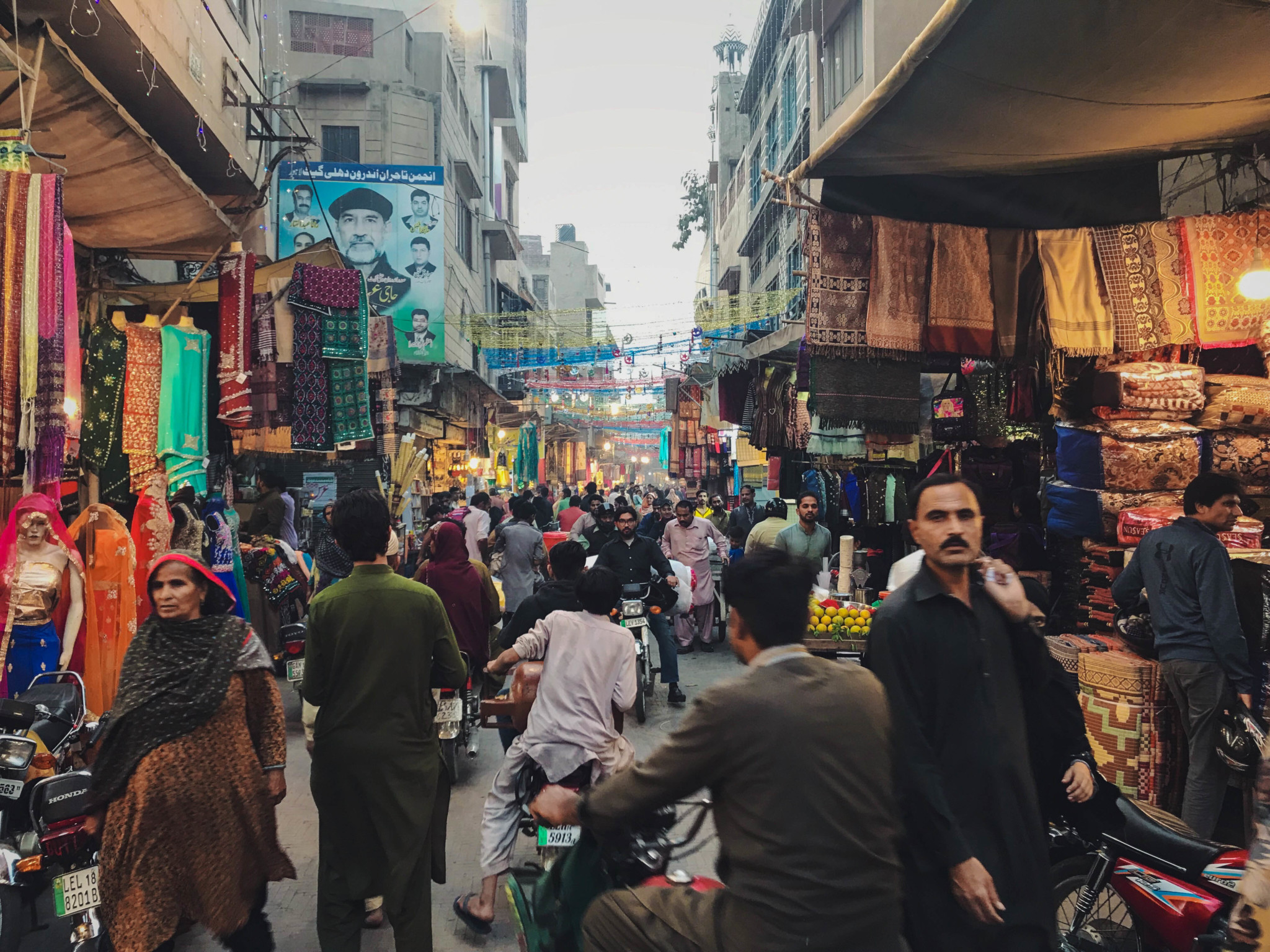 Der Markt in Peschawar ist immer lebendig.