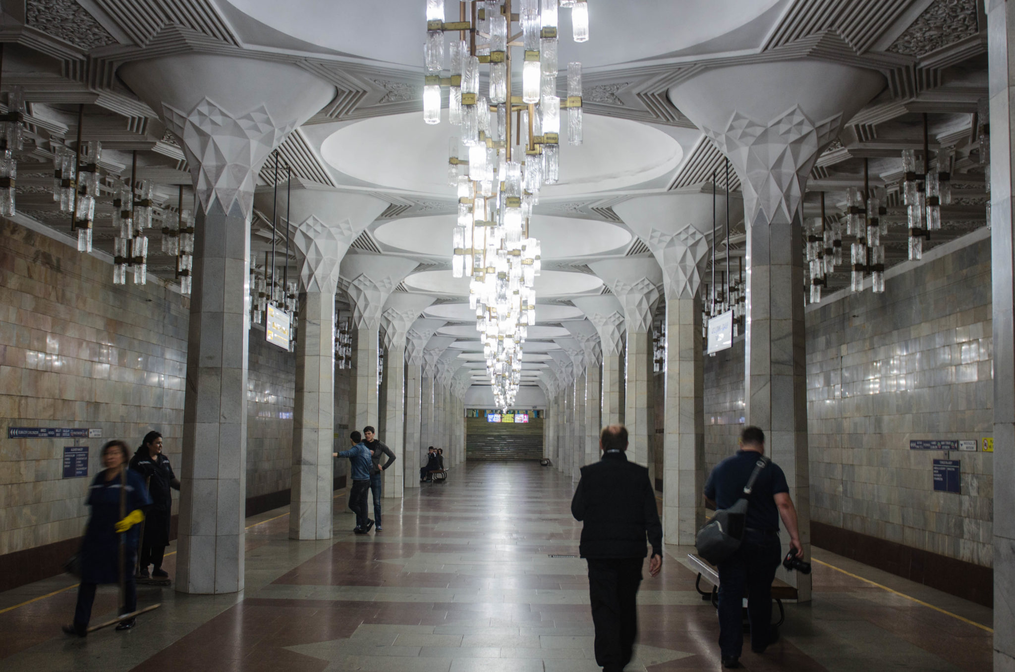 U-Bahn fahren in Taschkent