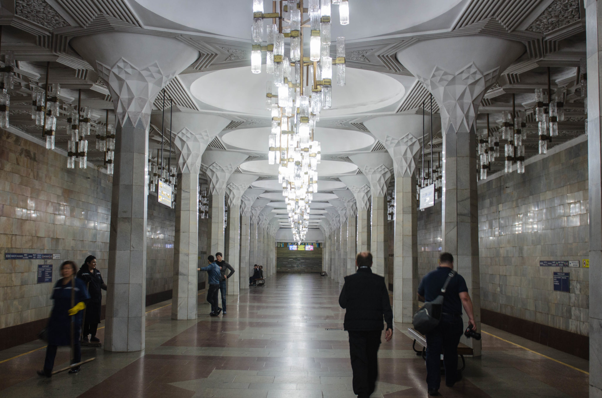 U-Bahn fahren in Taschkent
