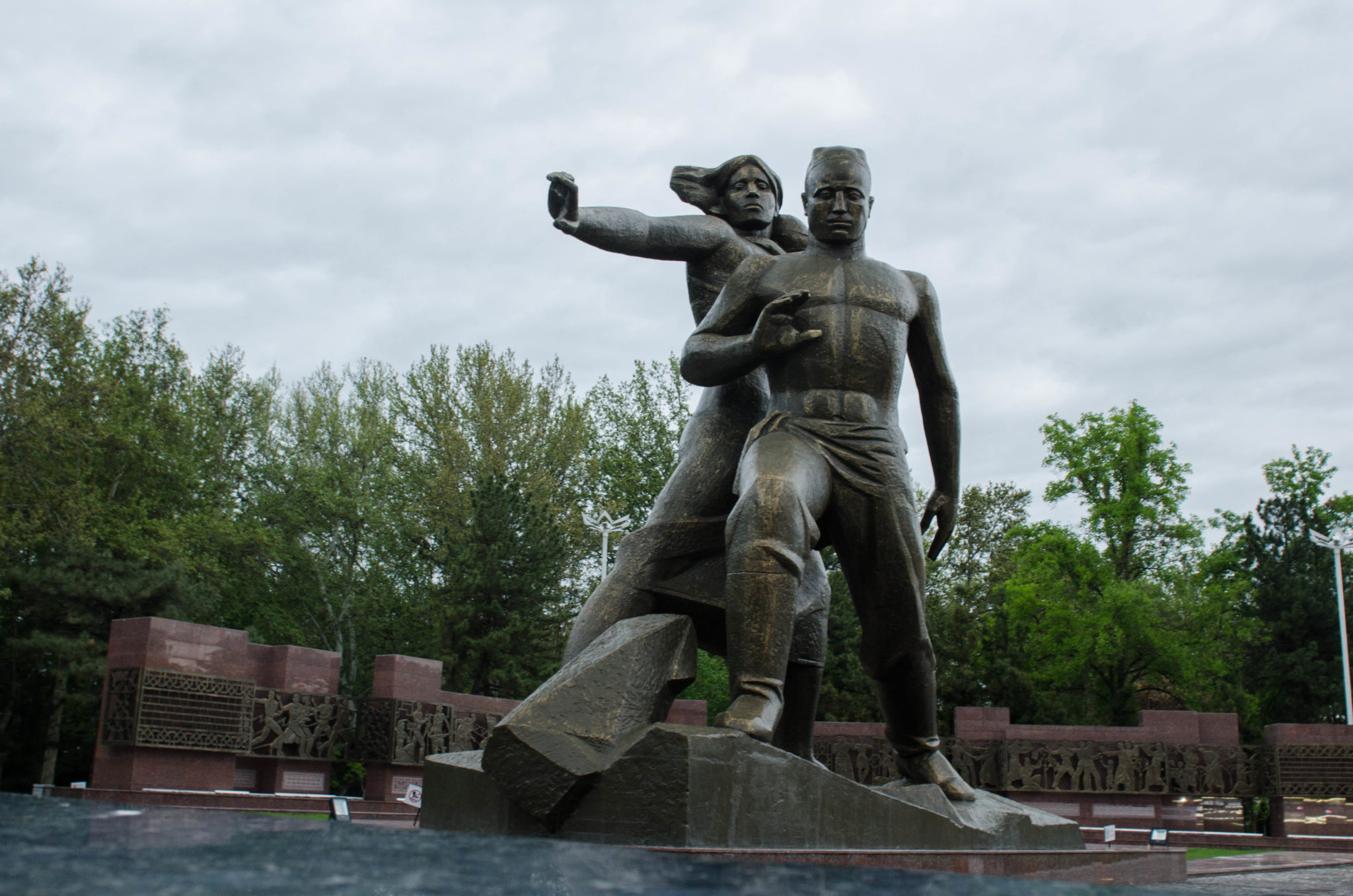 Das Erdbeben-Denkmal gehört zu den Top-Sehenswürdigkeiten in Taschkent