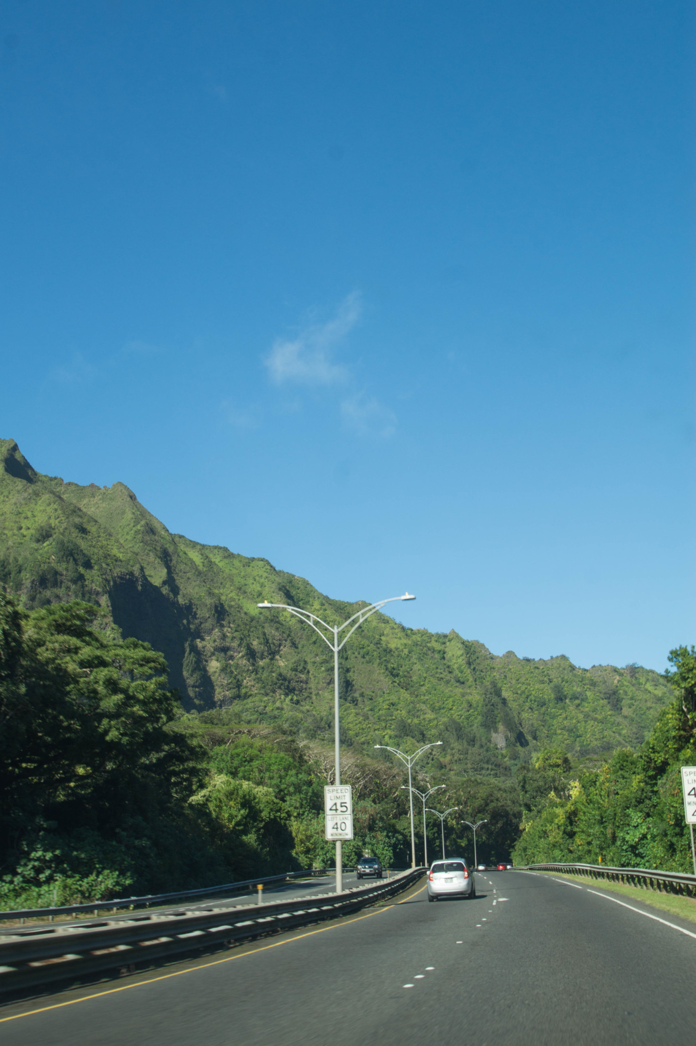 Einen Mietwagen buchen gehört auch zum Hawaii Urlaub planen dazu