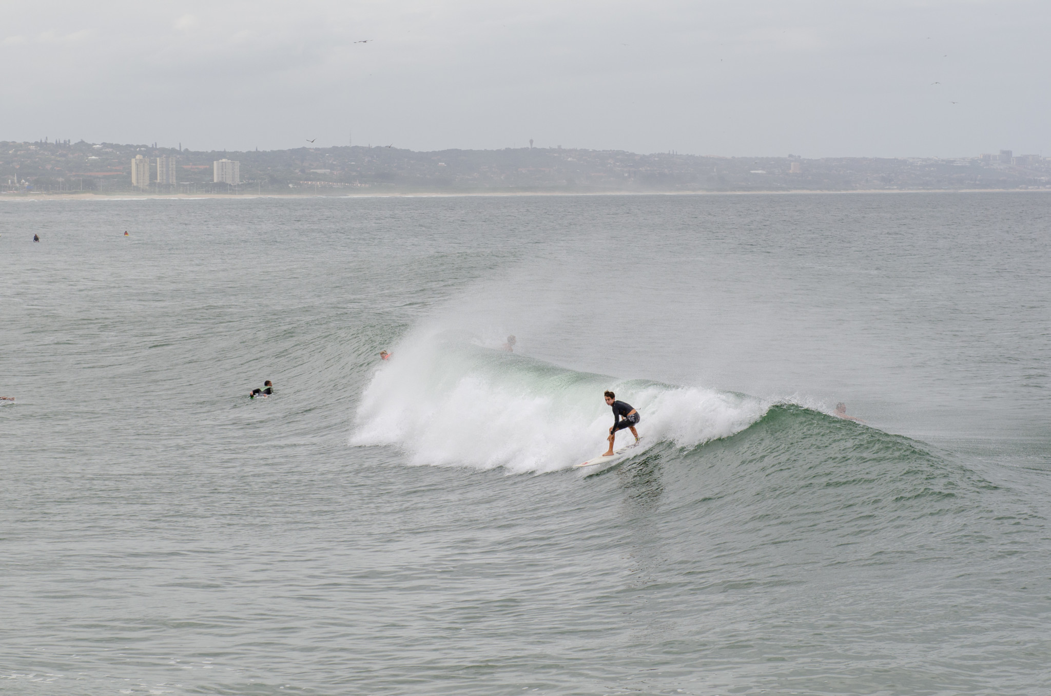 Surfer haben in Durban ihren Spaß
