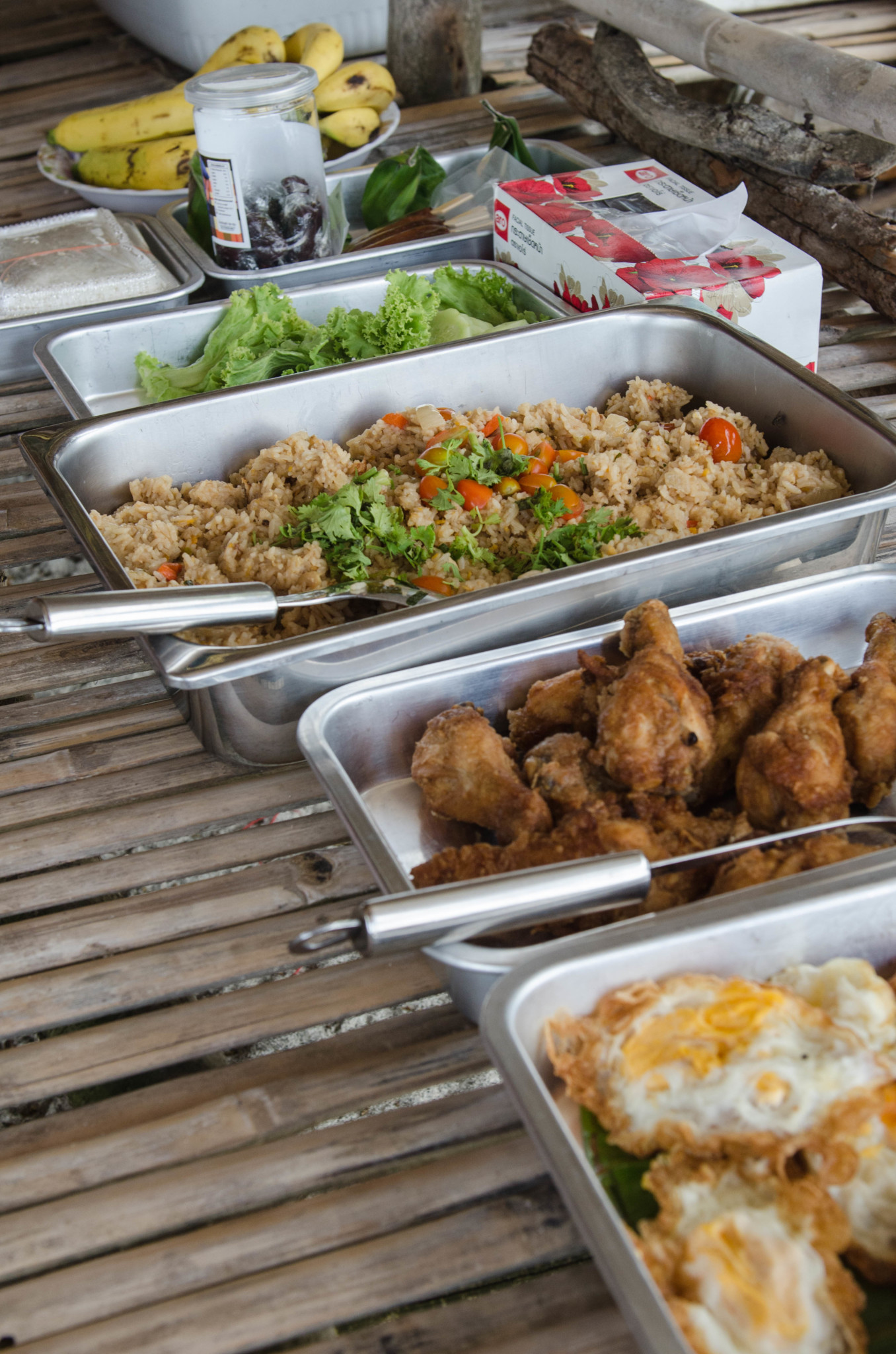 Buffet beim Strandhopping in Chumphon