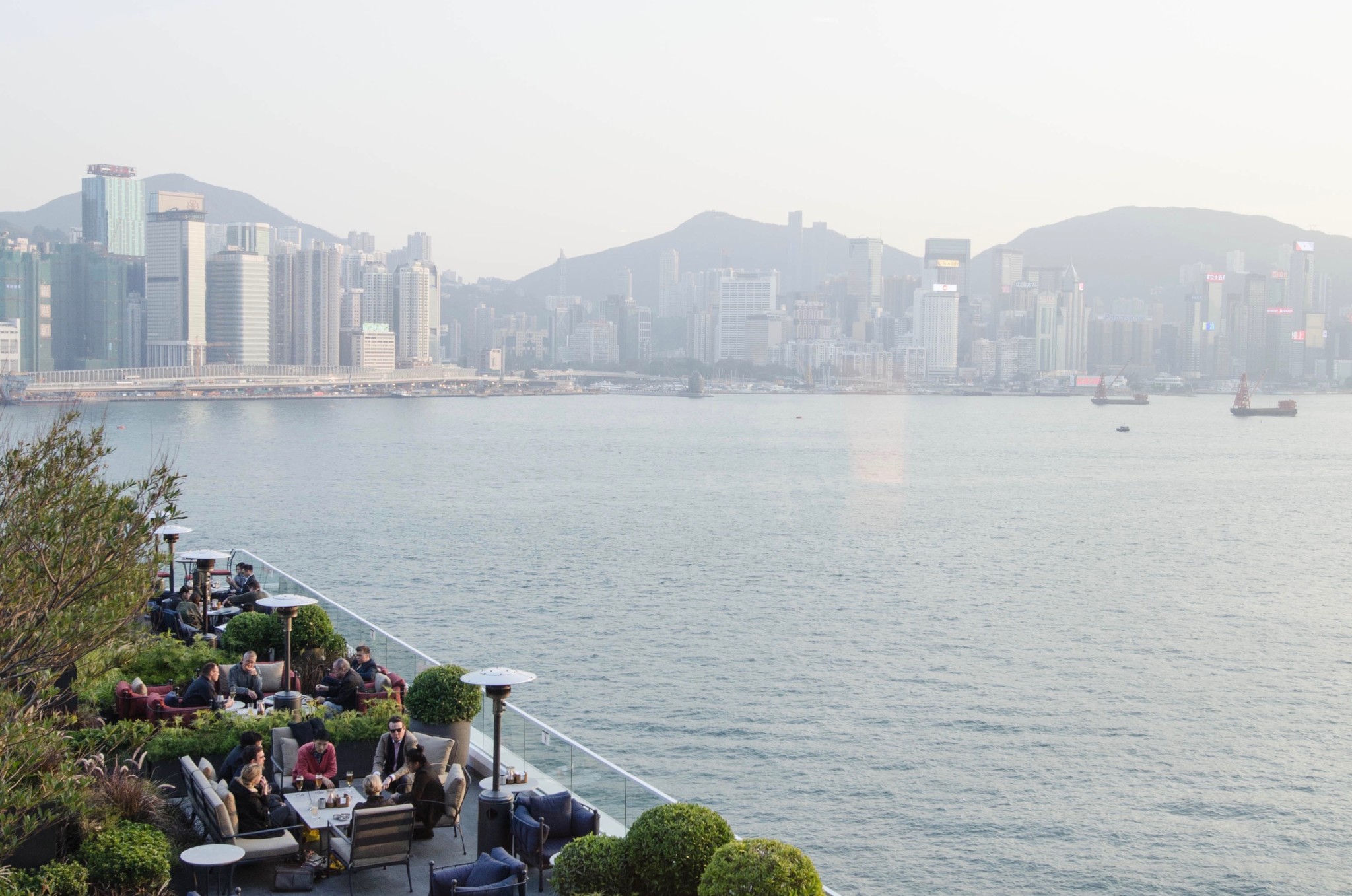 Kerry Hotel Hongkong Bar mit Terrasse