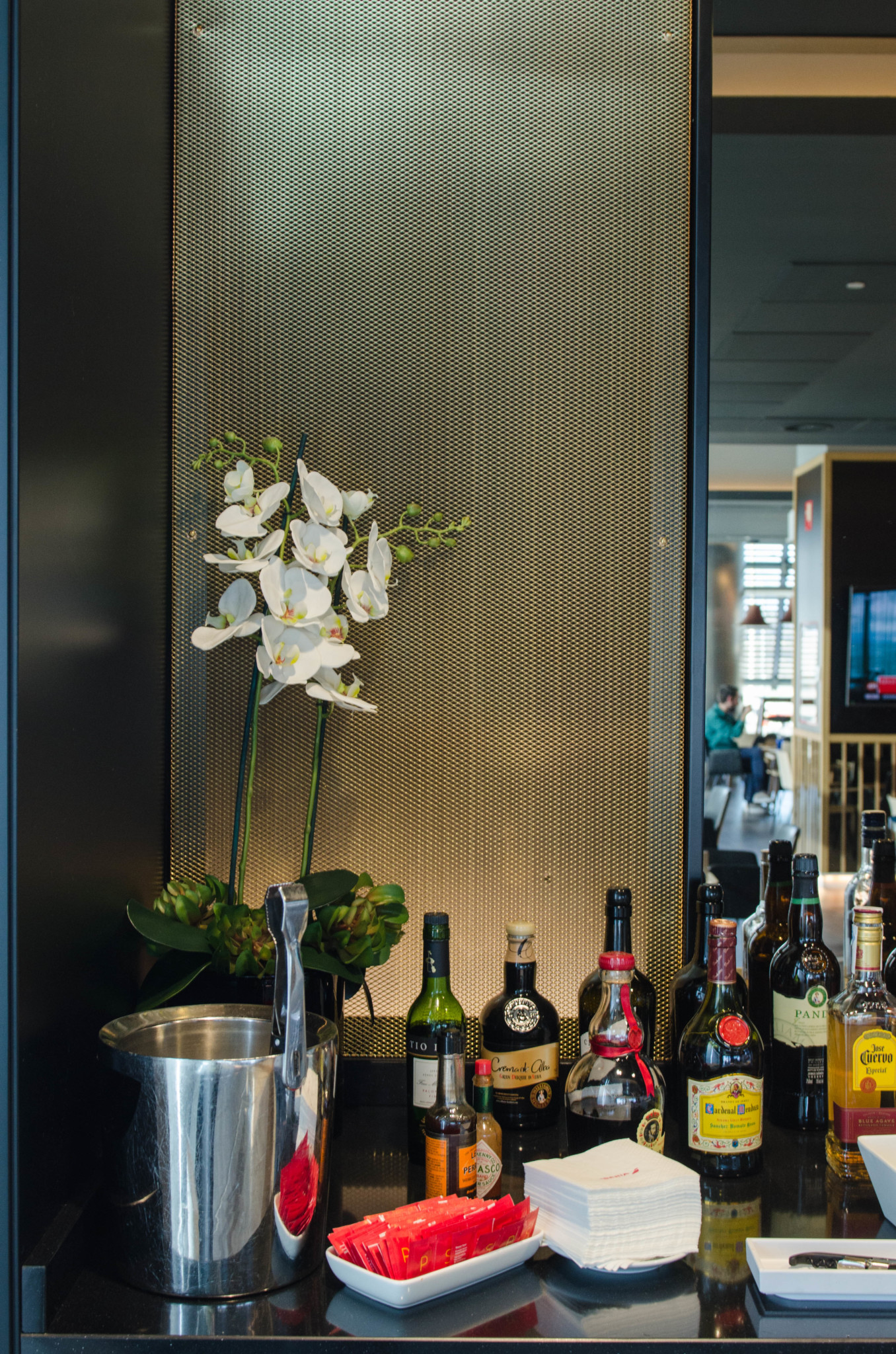 Bar-Angebot in der Business Class Lounge von Iberia