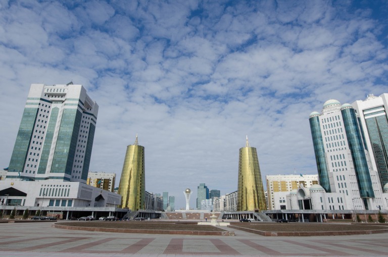 Astana Sehenswürdigkeiten: Die berühmten Bierdosen