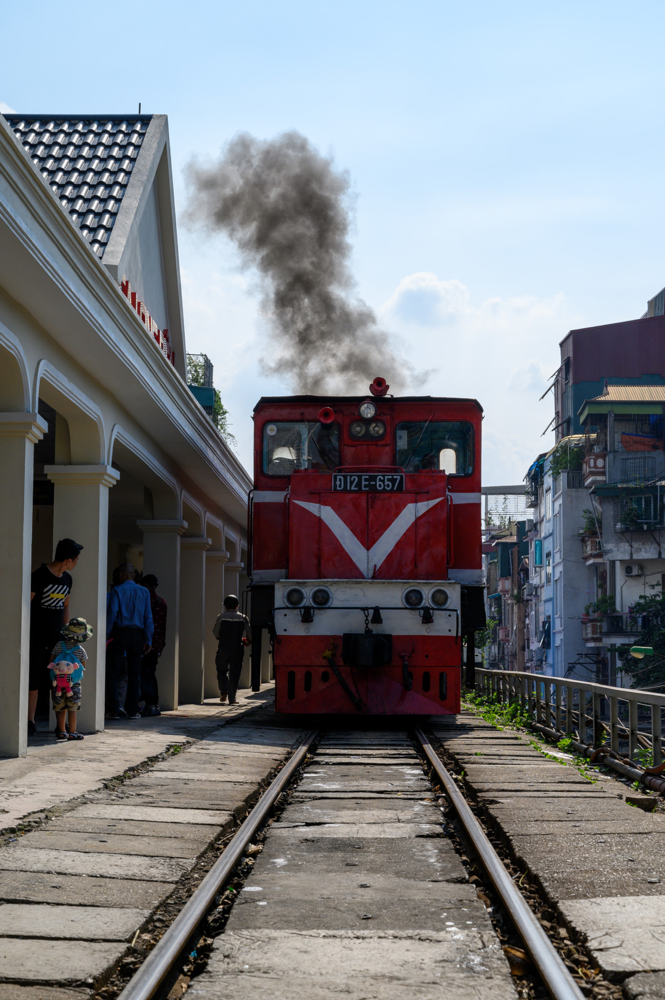 Ein Bahnhof in Hanoi in Vietnam