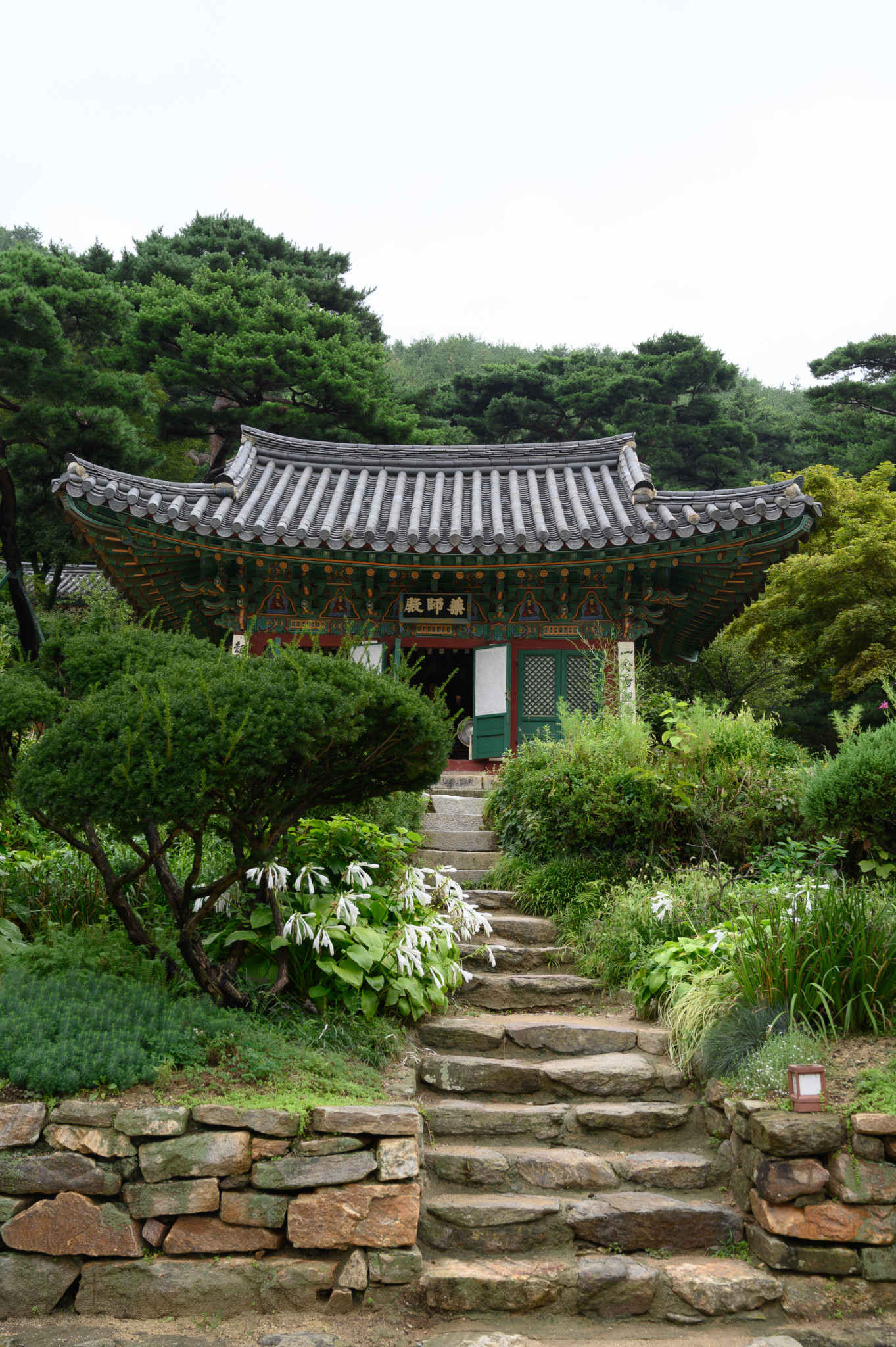 Jeondeungsa Tempel auf Gangwa Island in Südkorea