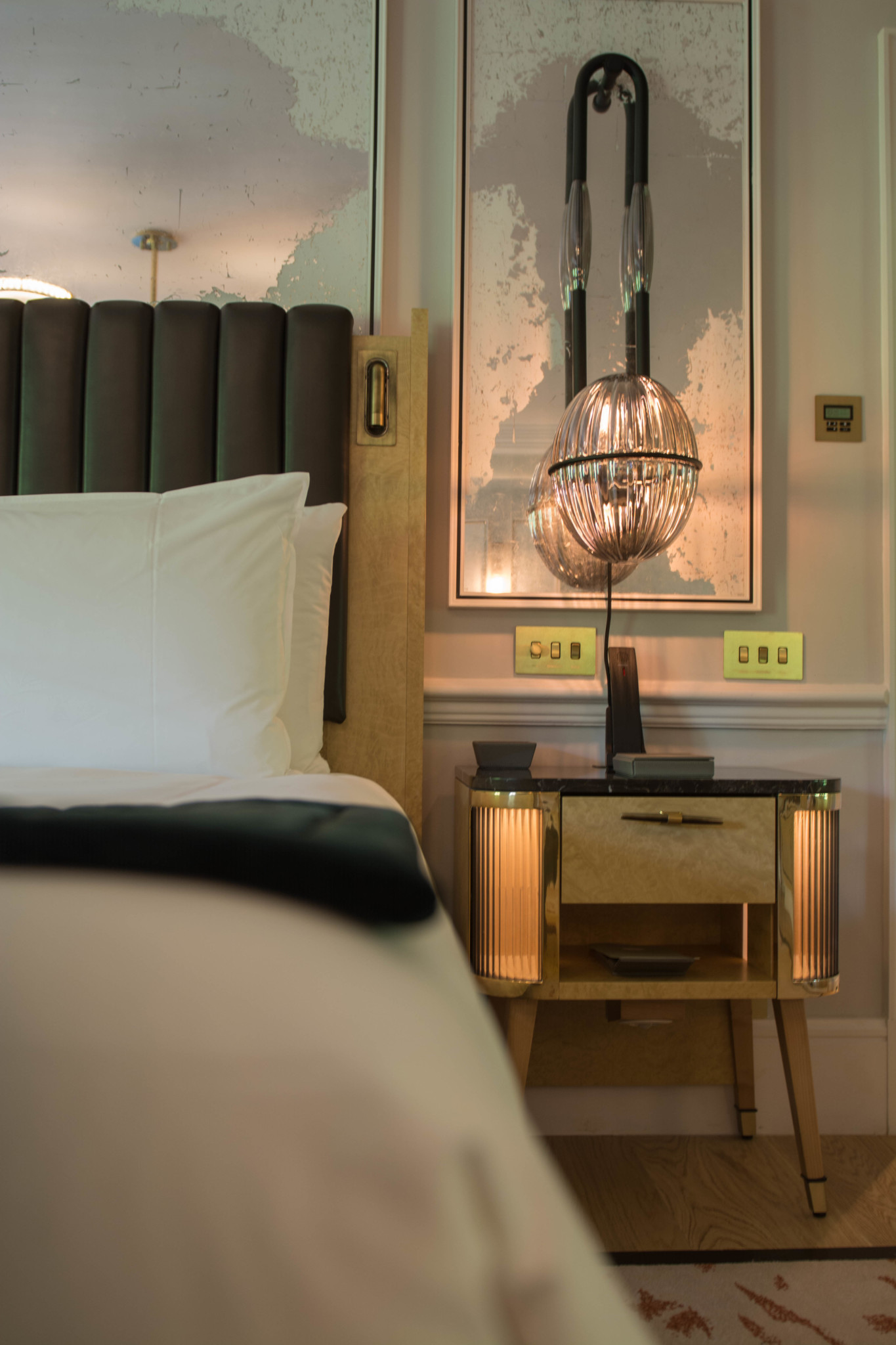 Bett im Zimmer vom Mandarin Oriental Hotel in London