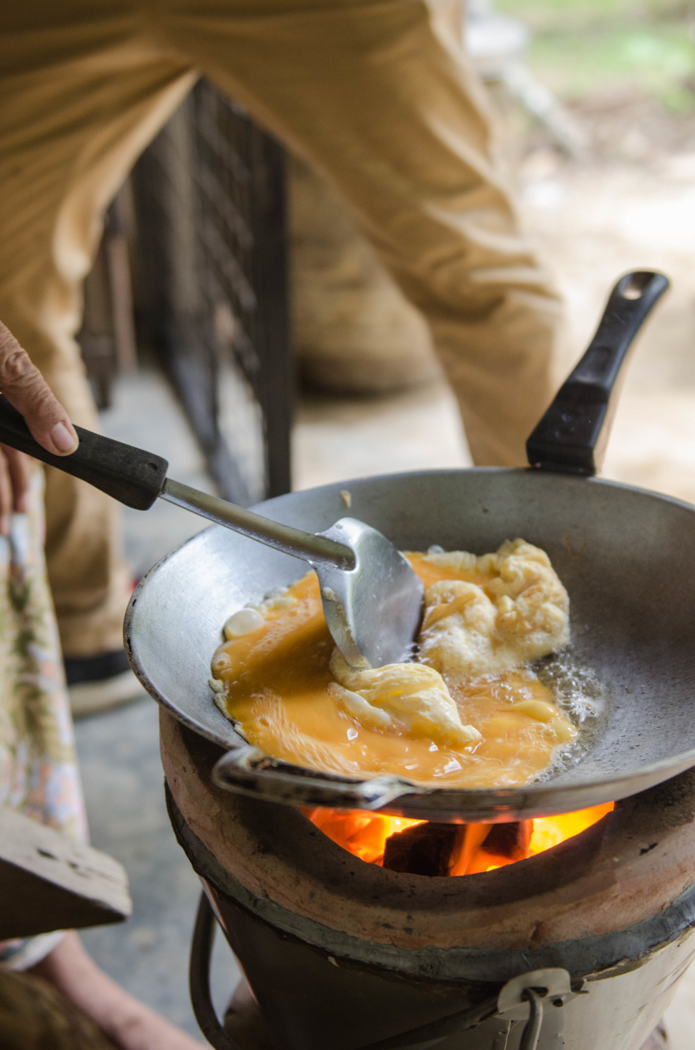 Omelette selber machen beim Kochkurs in Chumphon
