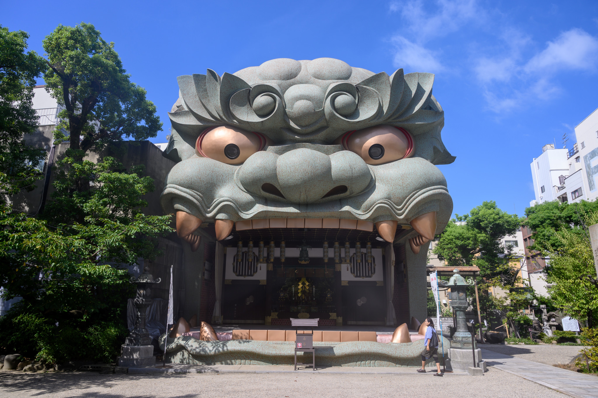 Namba Yasaka Schrein in Osaka Japan