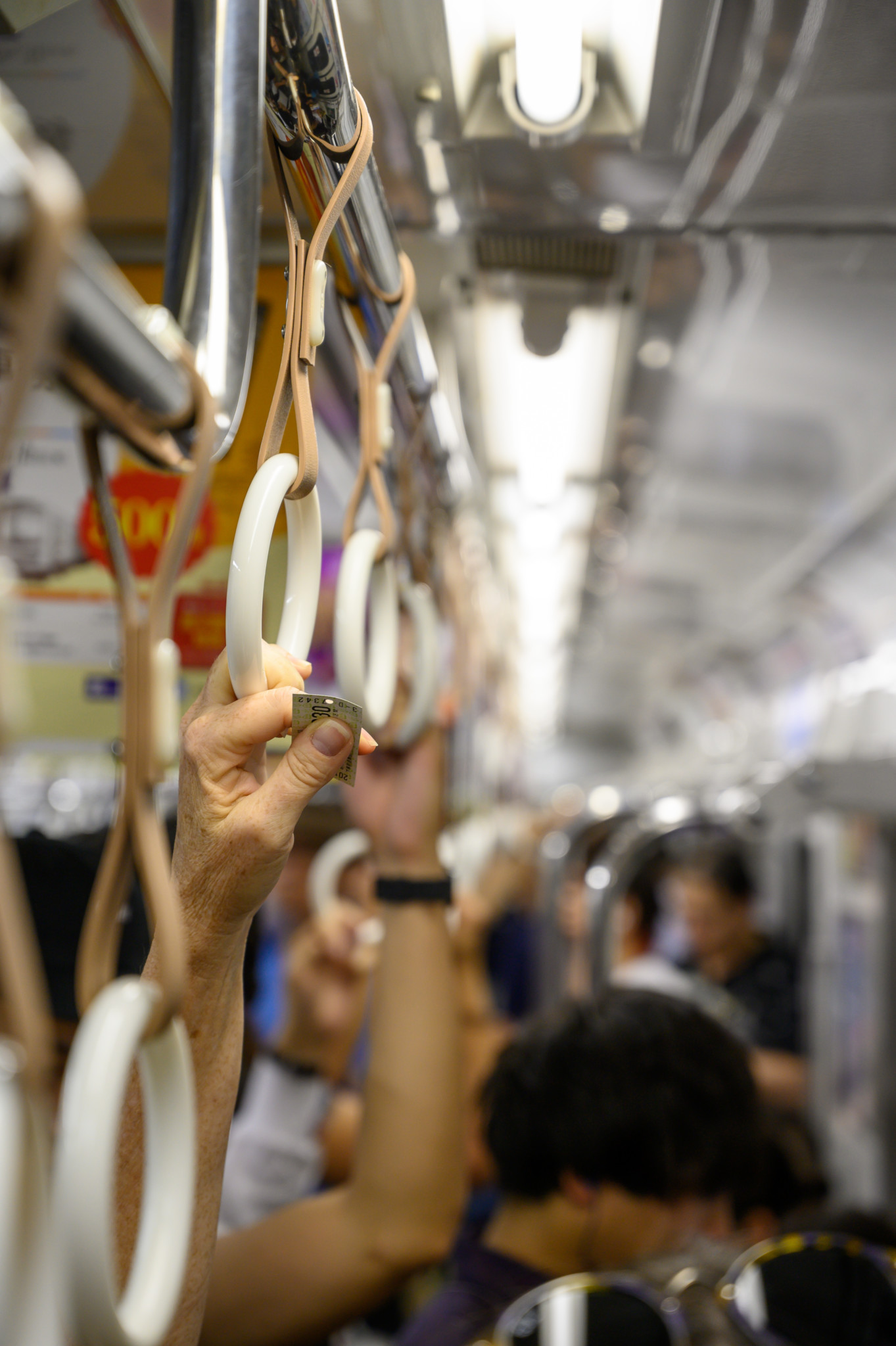 Metro fahren in Osaka in Japan