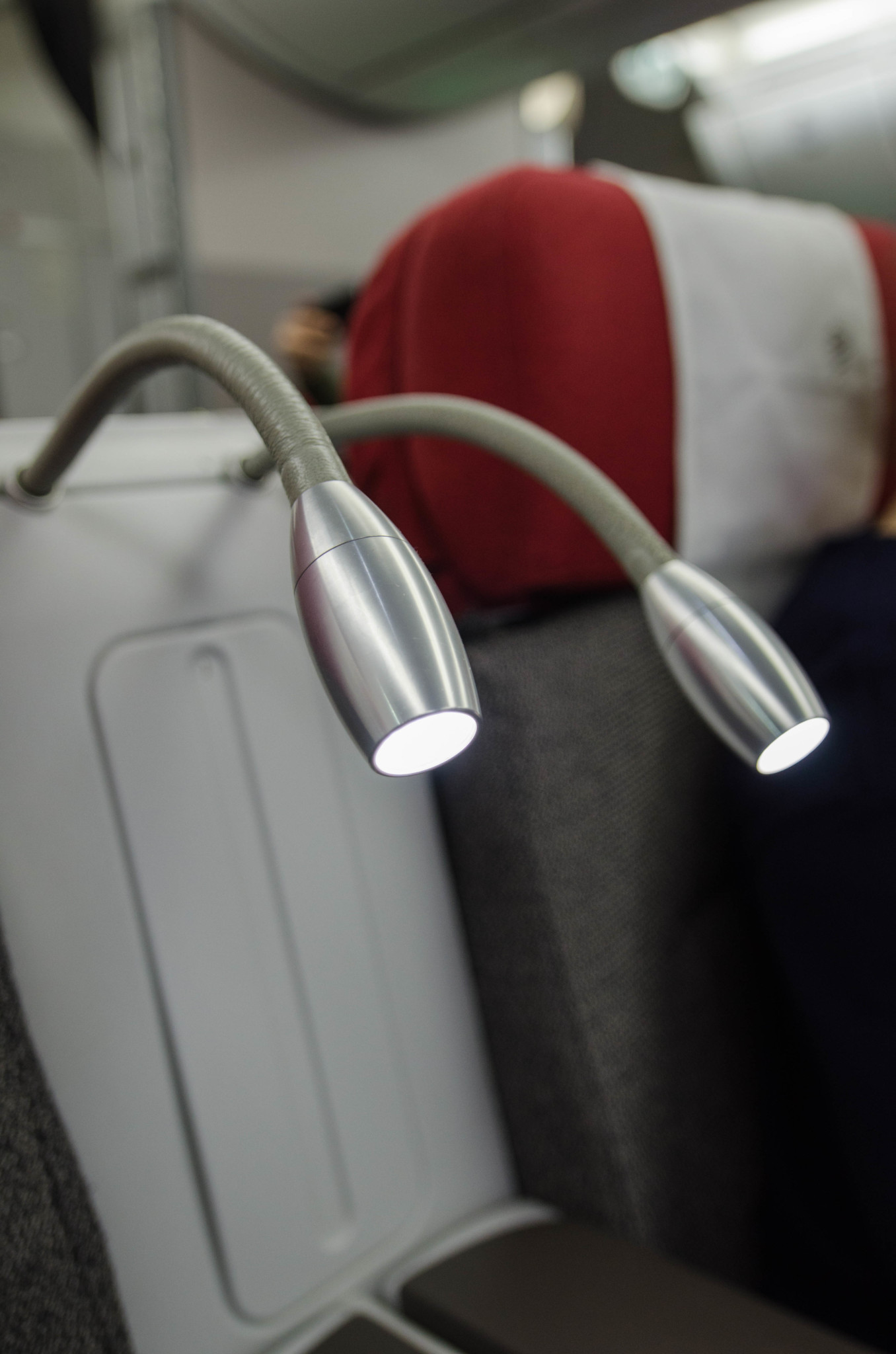 Lampe am Sitz bei Latam