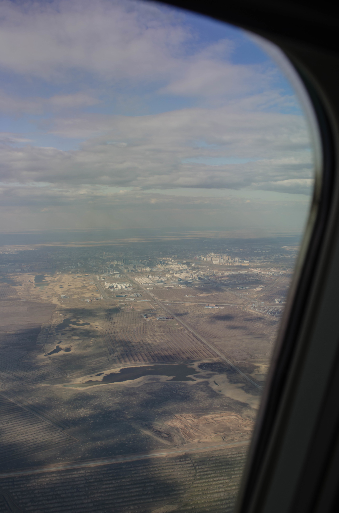 Aussicht aus dem Flugzeug der Air Astana