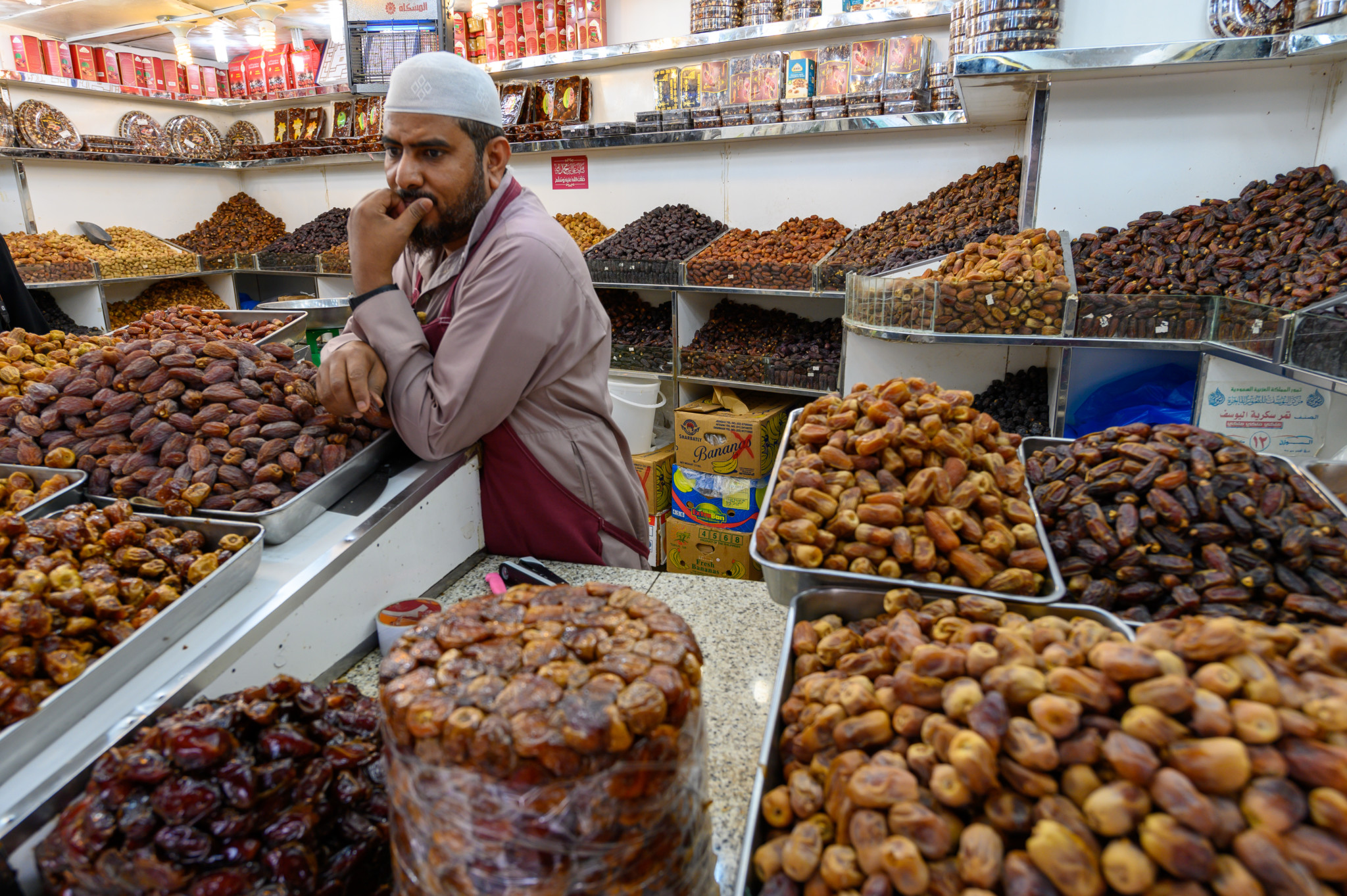 Datteln kaufen auf dem Soukh in Jeddah