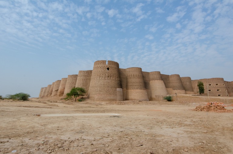 Derawar Fort als Highlight auf der Pakistan Route