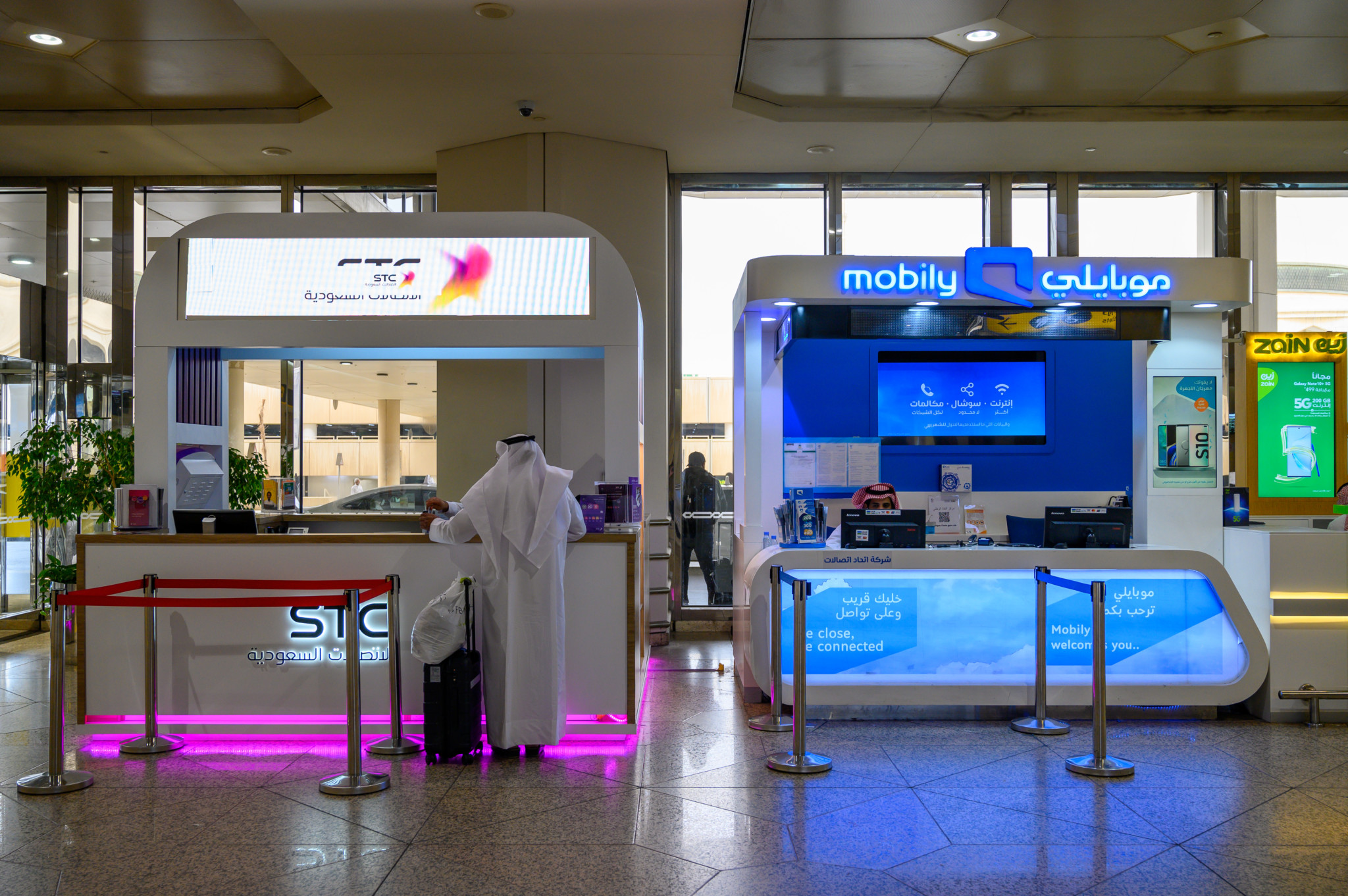 Sim-Karten-Stände am Flughafen von Jeddah