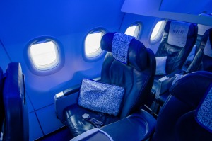 Die Sitze in der Air Astana Business Class