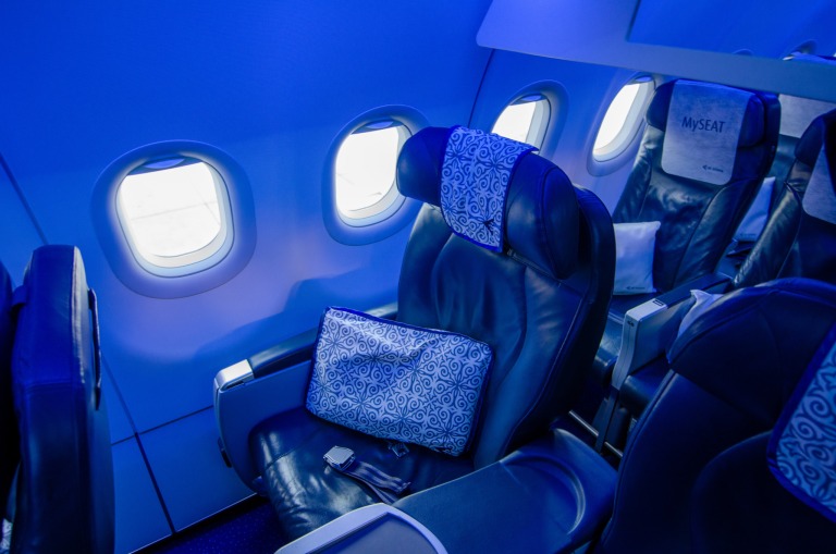 Die Sitze in der Air Astana Business Class
