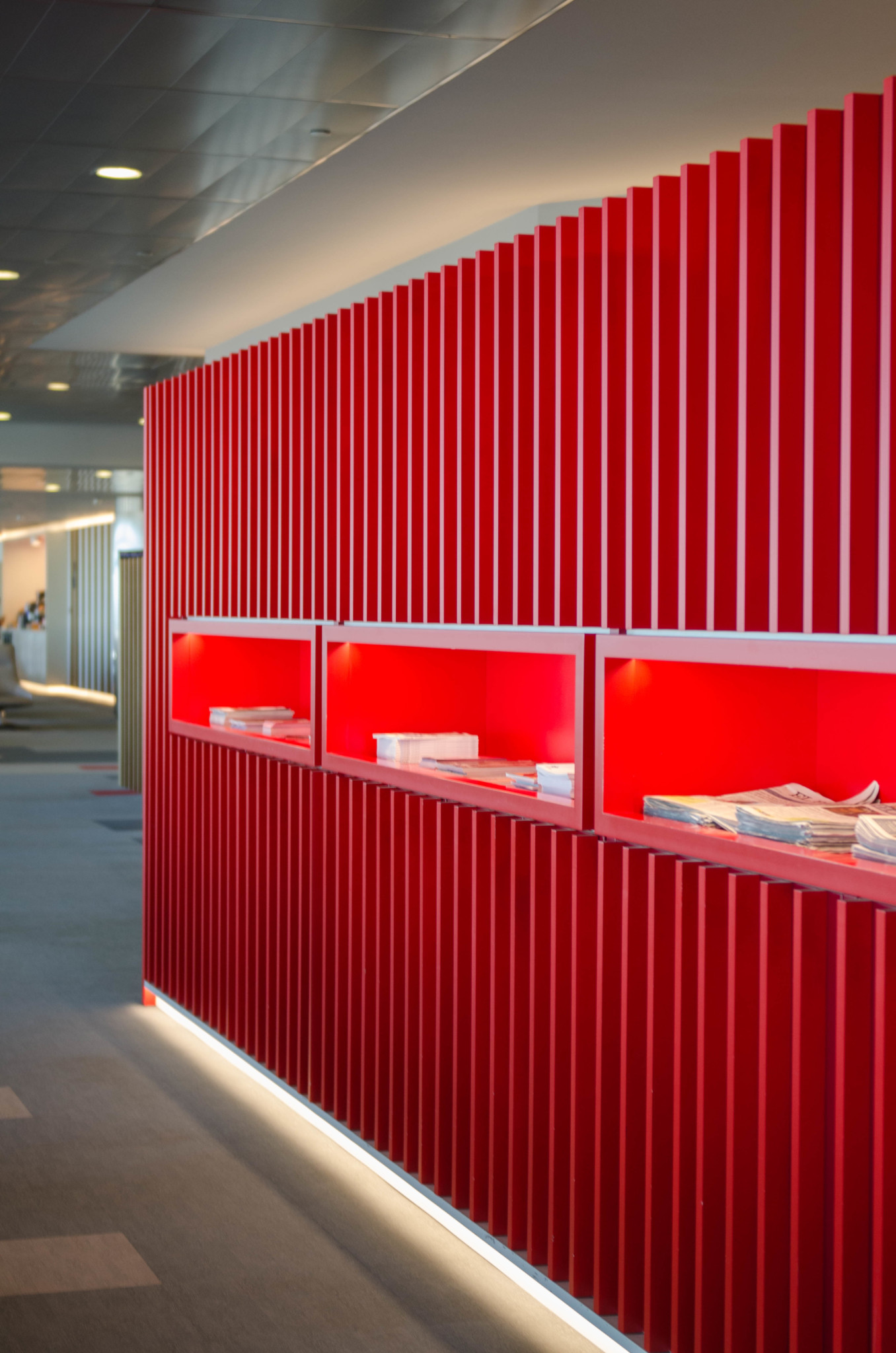 Minimalistisches Design in der Iberia-Lounge