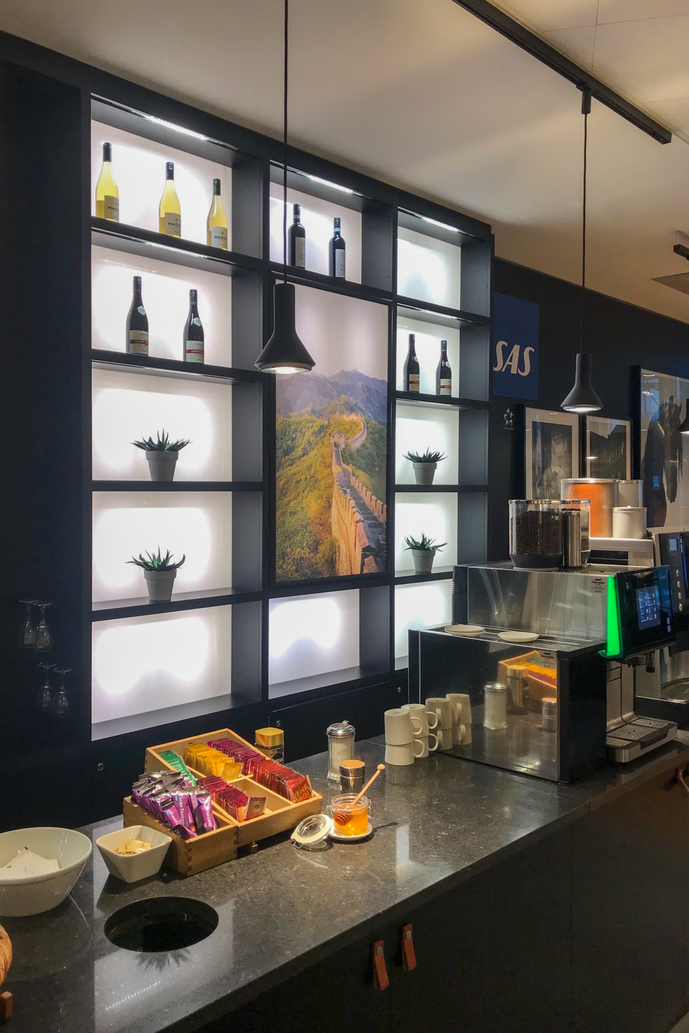 Bar in der SAS Business Class Lounge