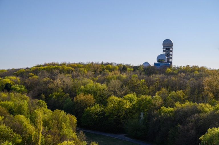 Der Teufelsberg ist ein grünes Ausflugsziel in Berlin