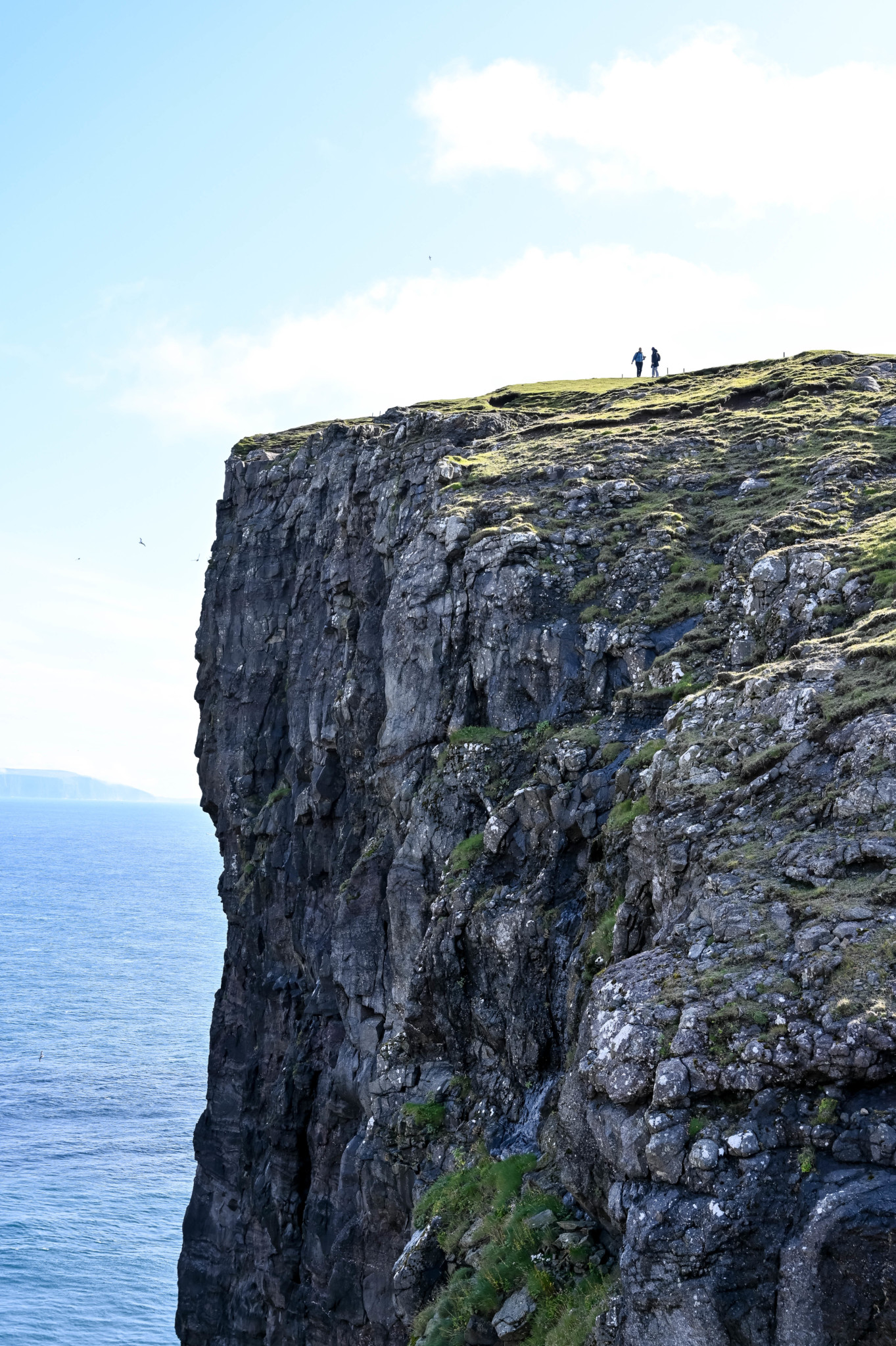 Ausblick von Sørvagsvatn und Trælanípa