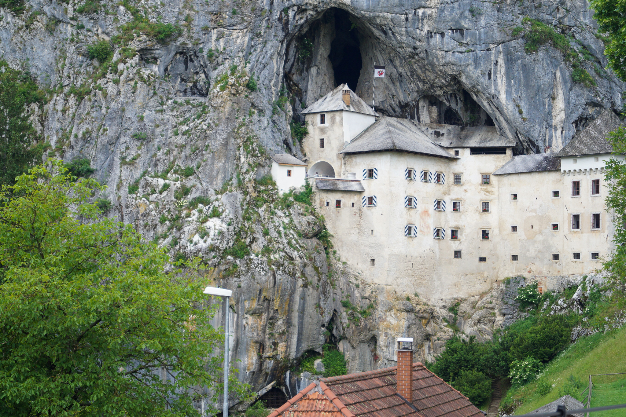 Die Felsenburg Predjama ist kein wirklicher Geheimtipp Slowenien