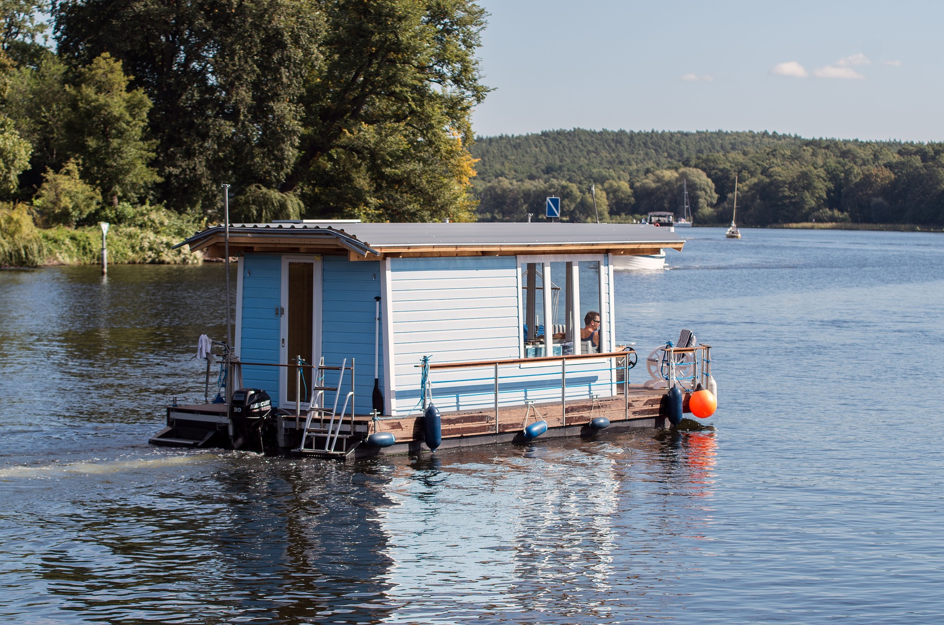 Mit dem Hausboot über die Havel schippern